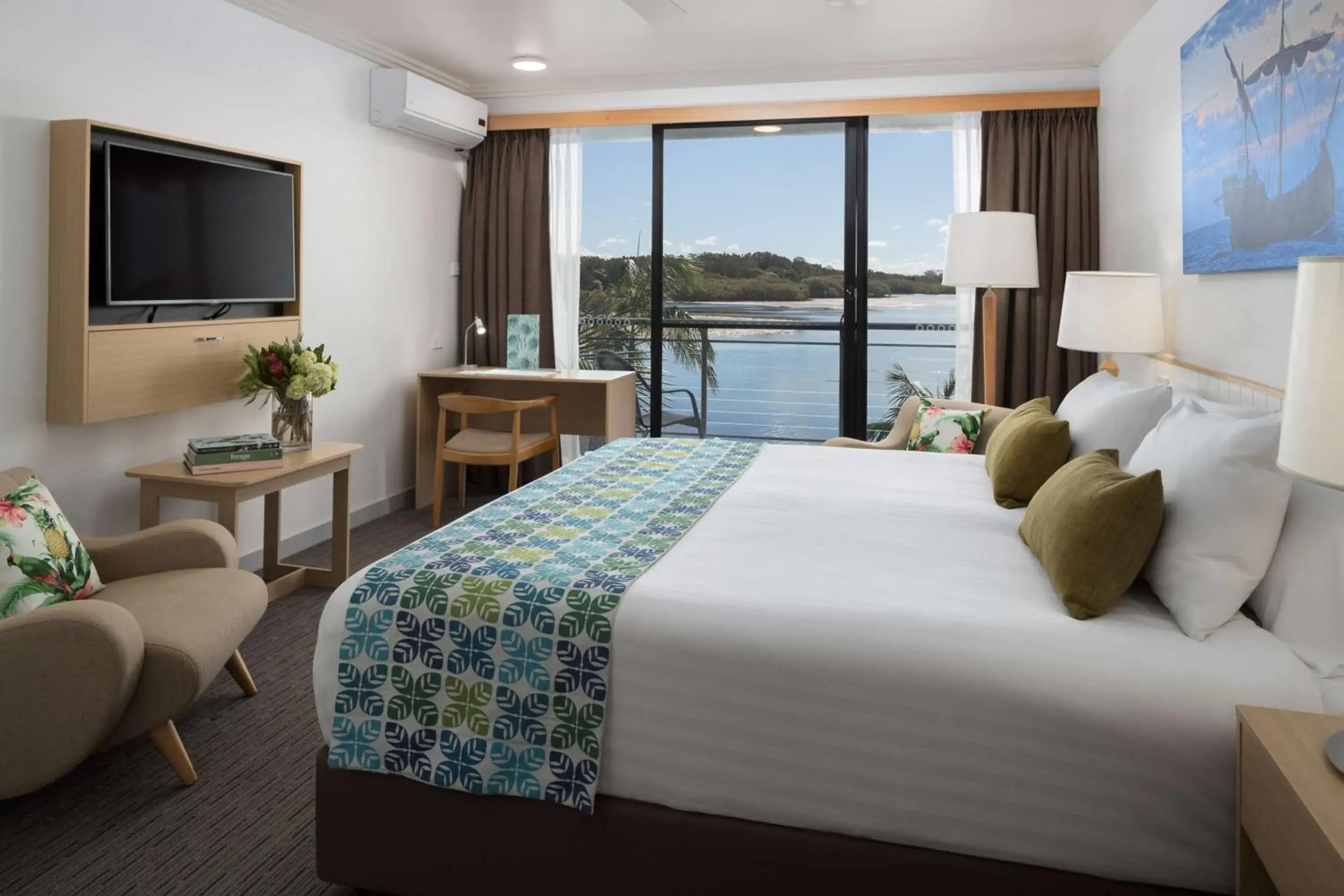 King Room with Water View in Sails Port Macquarie by Rydges King Room with Water View in Sails Port Macquarie by Rydges