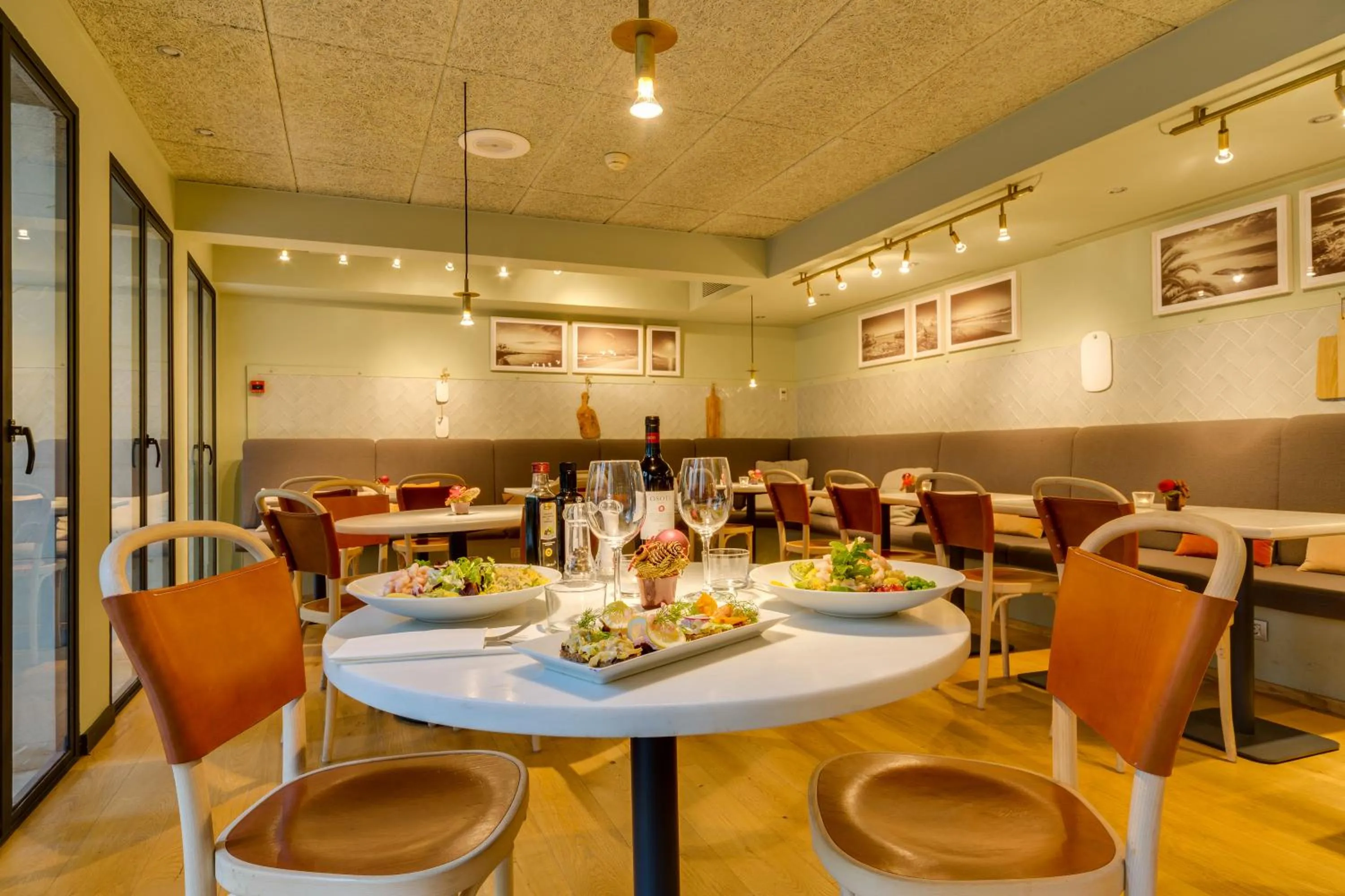 Lounge or bar in Petit Palace Hotel Tres