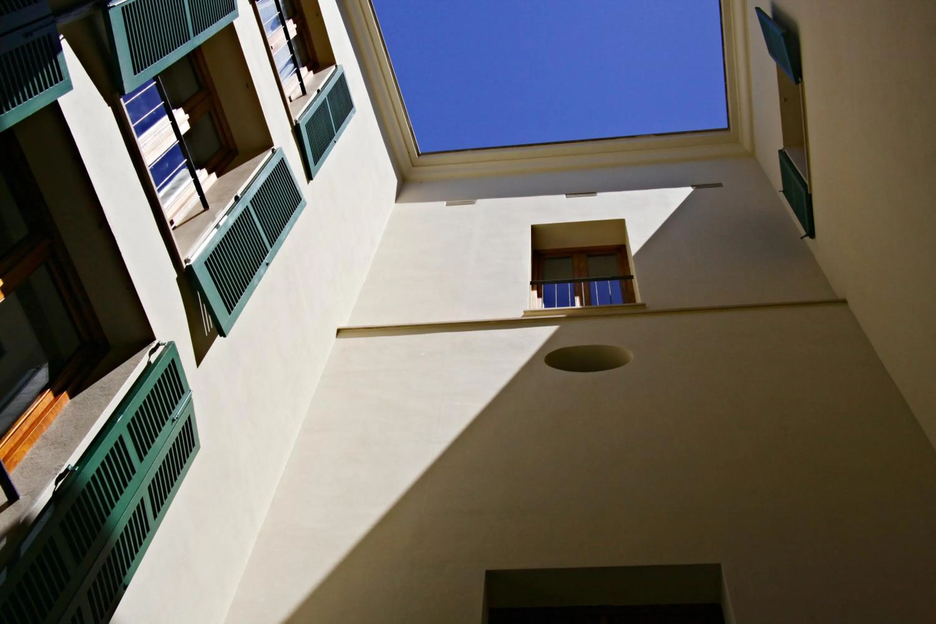 Facade/entrance in Petit Palace Hotel Tres