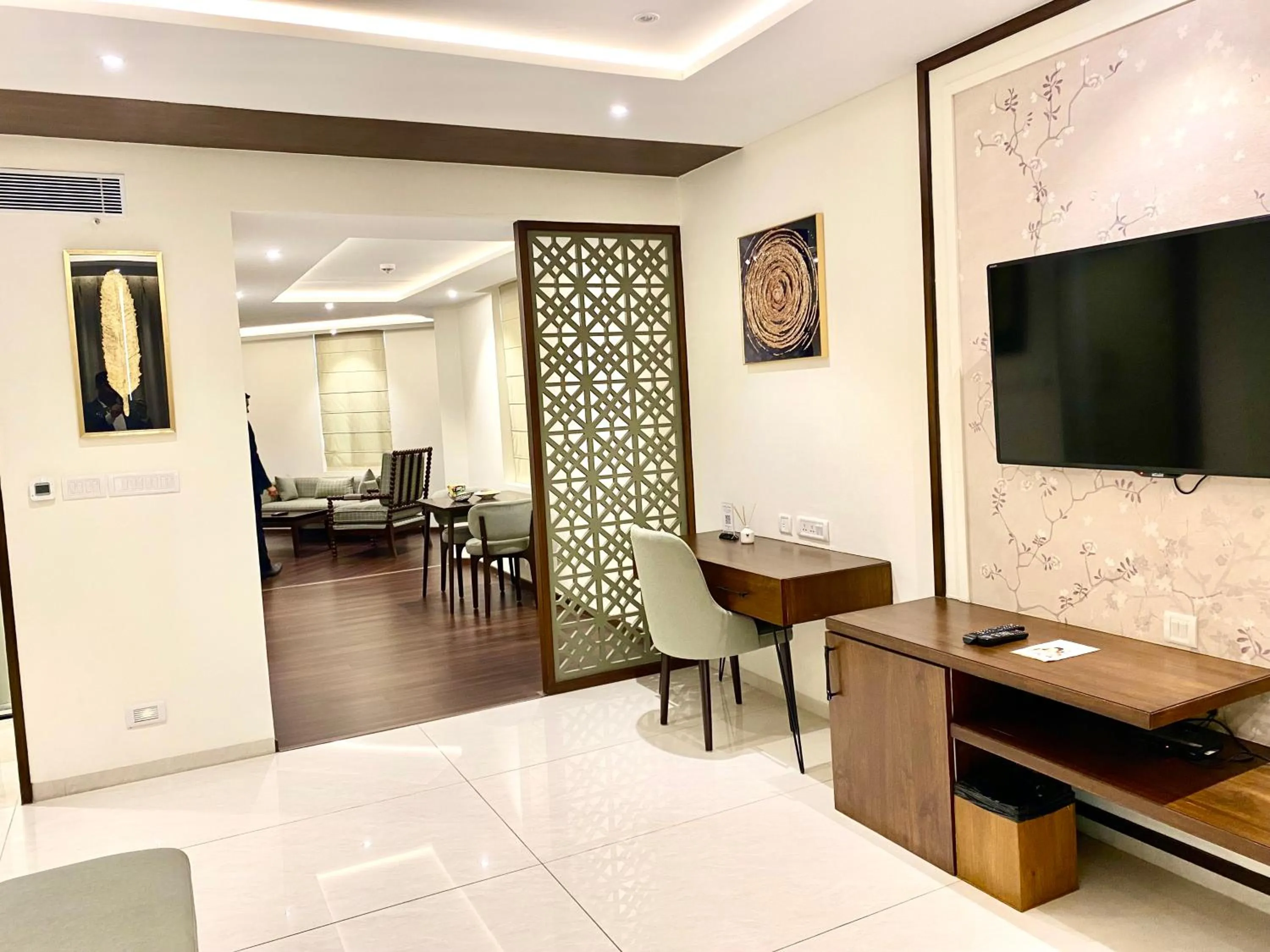 Communal lounge/ TV room in The Manohar Hyderabad