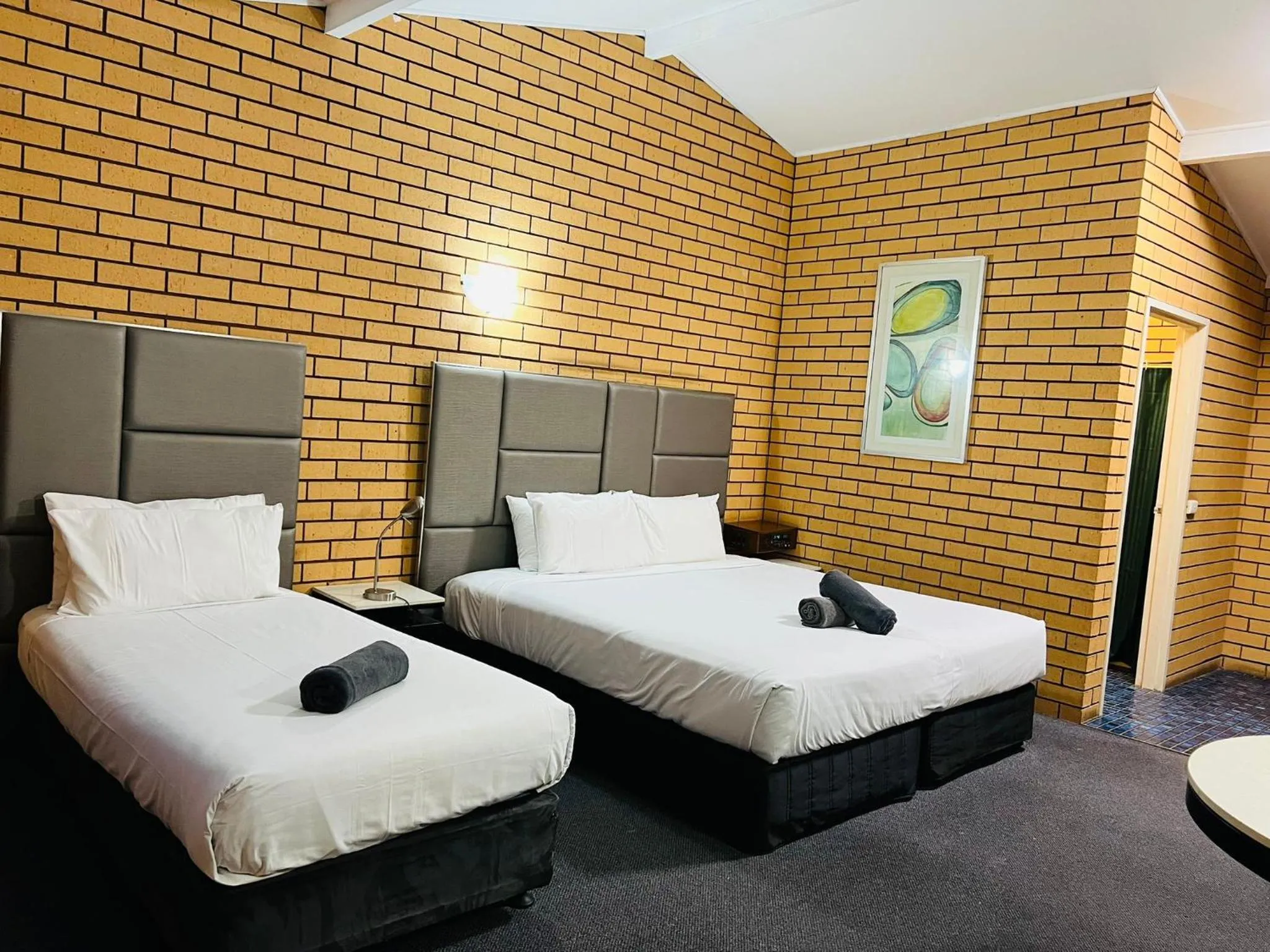 Photo of the whole room, Bed in Stockman Motor Inn