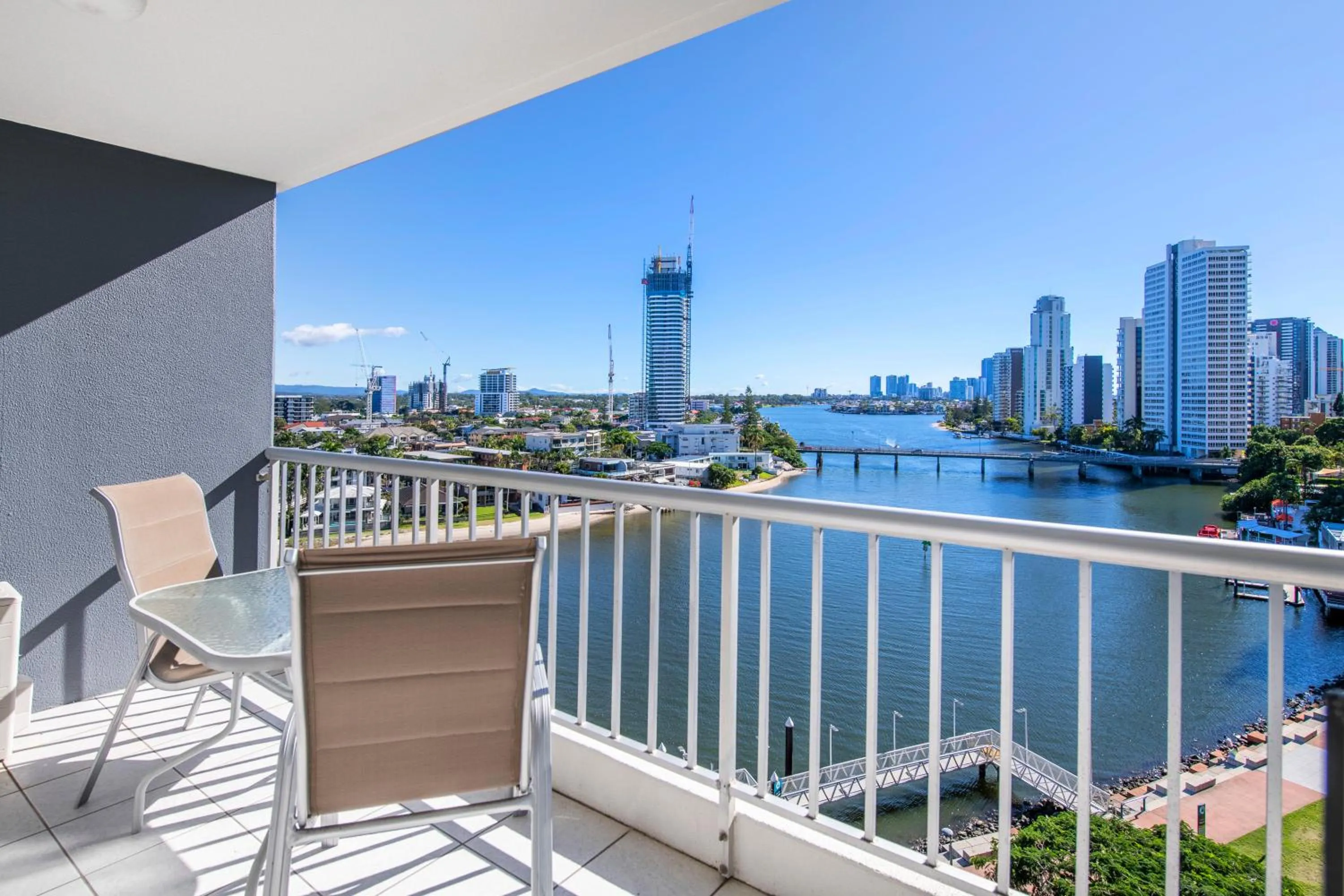 Moorings On Cavill Surfers Paradise