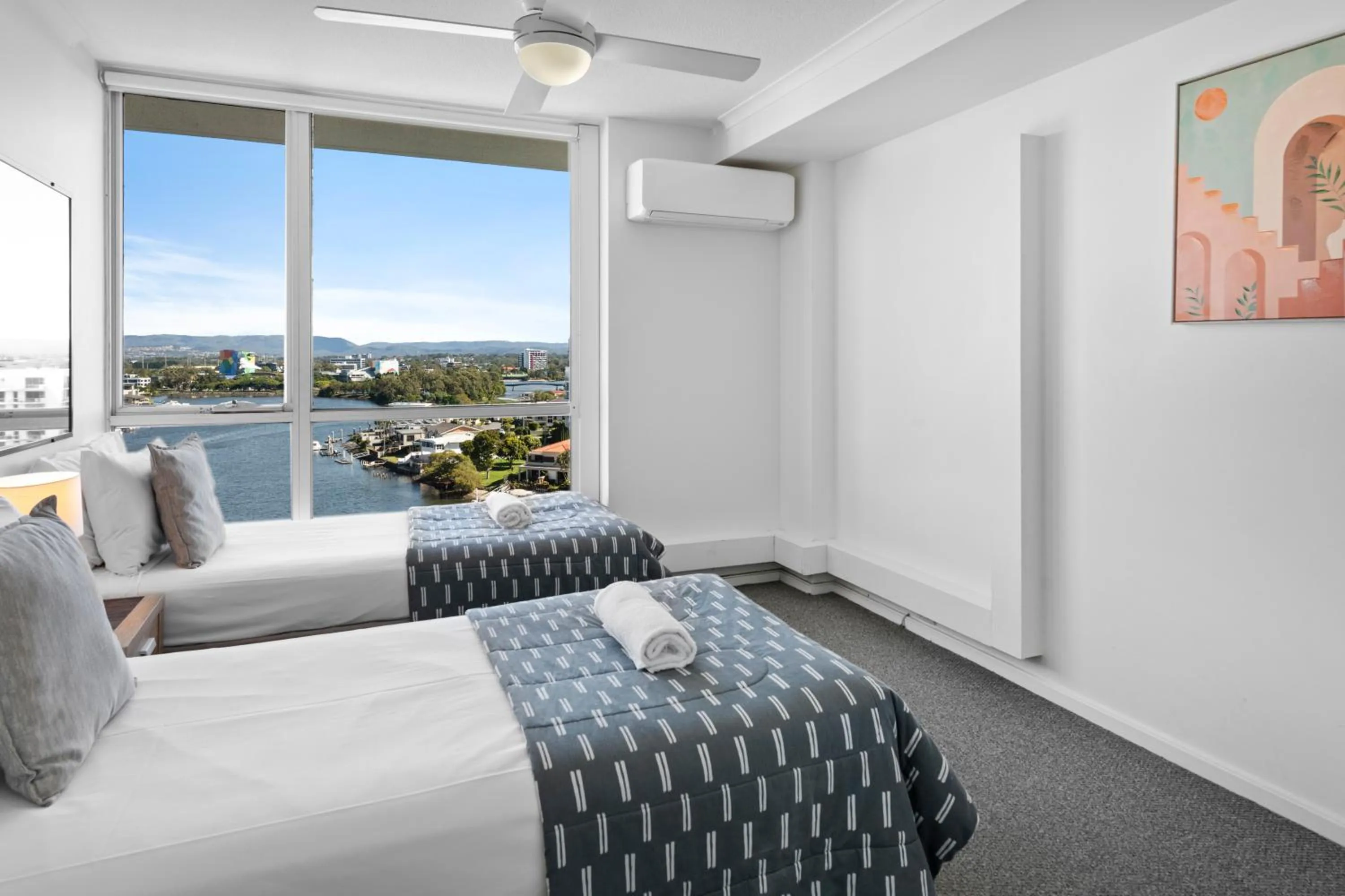 Bedroom, Bed in Moorings On Cavill Surfers Paradise