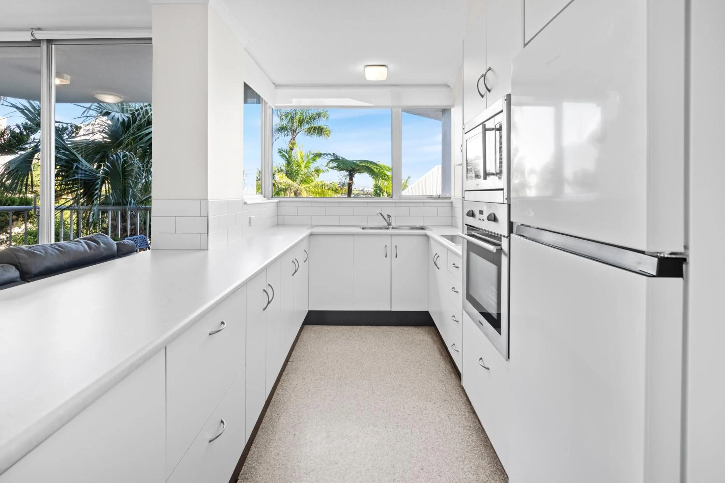 Kitchen or kitchenette in Moorings On Cavill Surfers Paradise