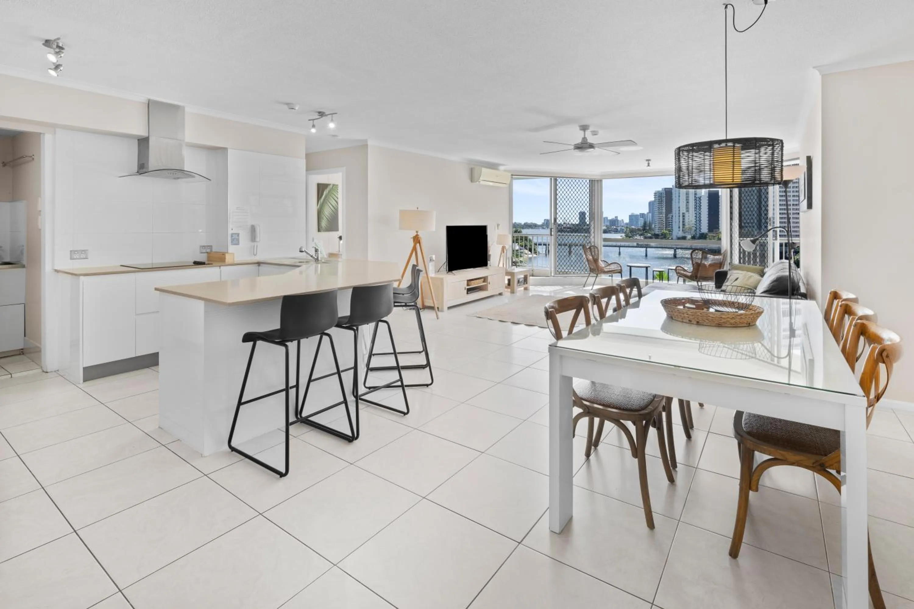 Moorings On Cavill Surfers Paradise