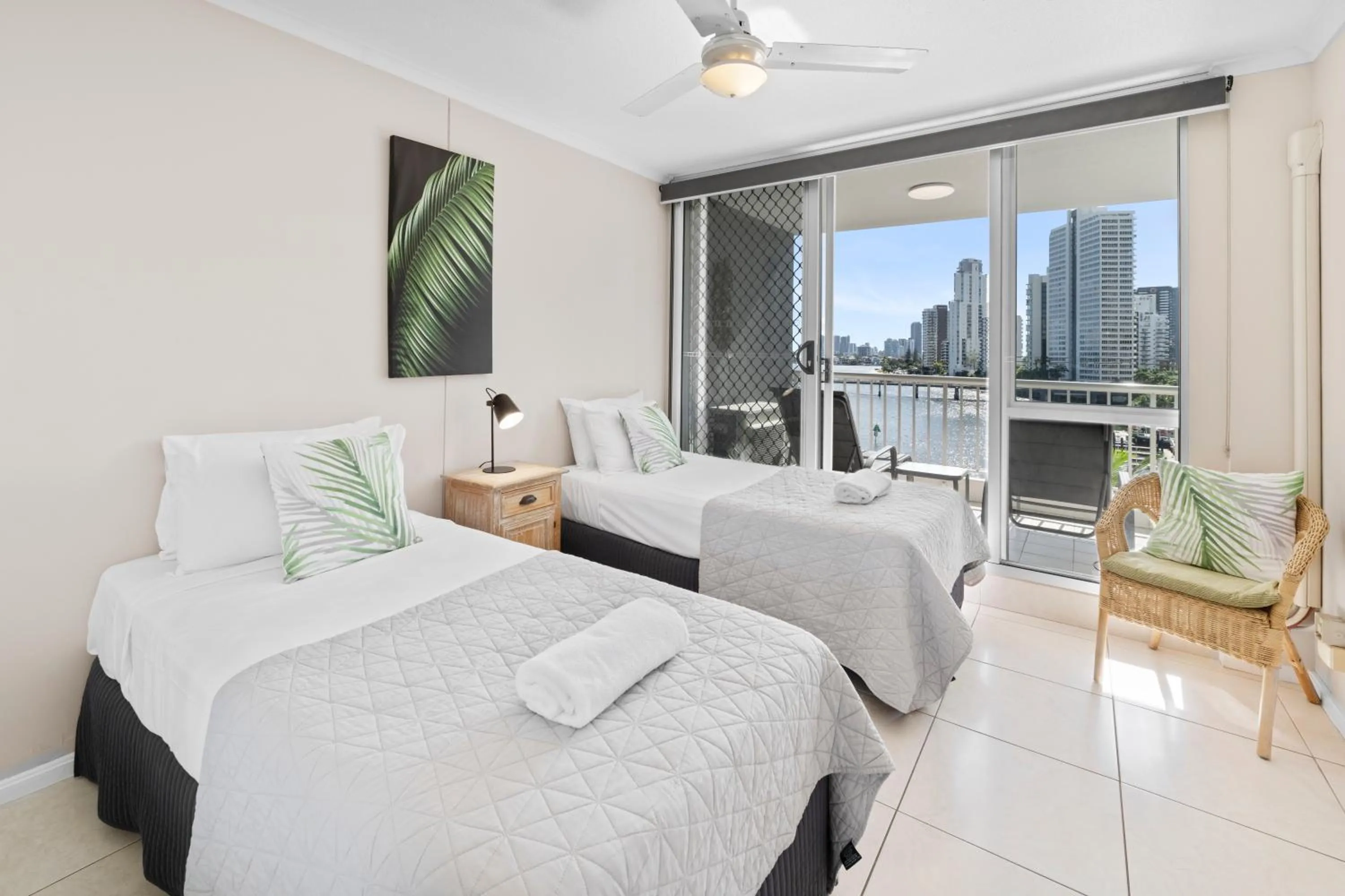 Bed in Moorings On Cavill Surfers Paradise