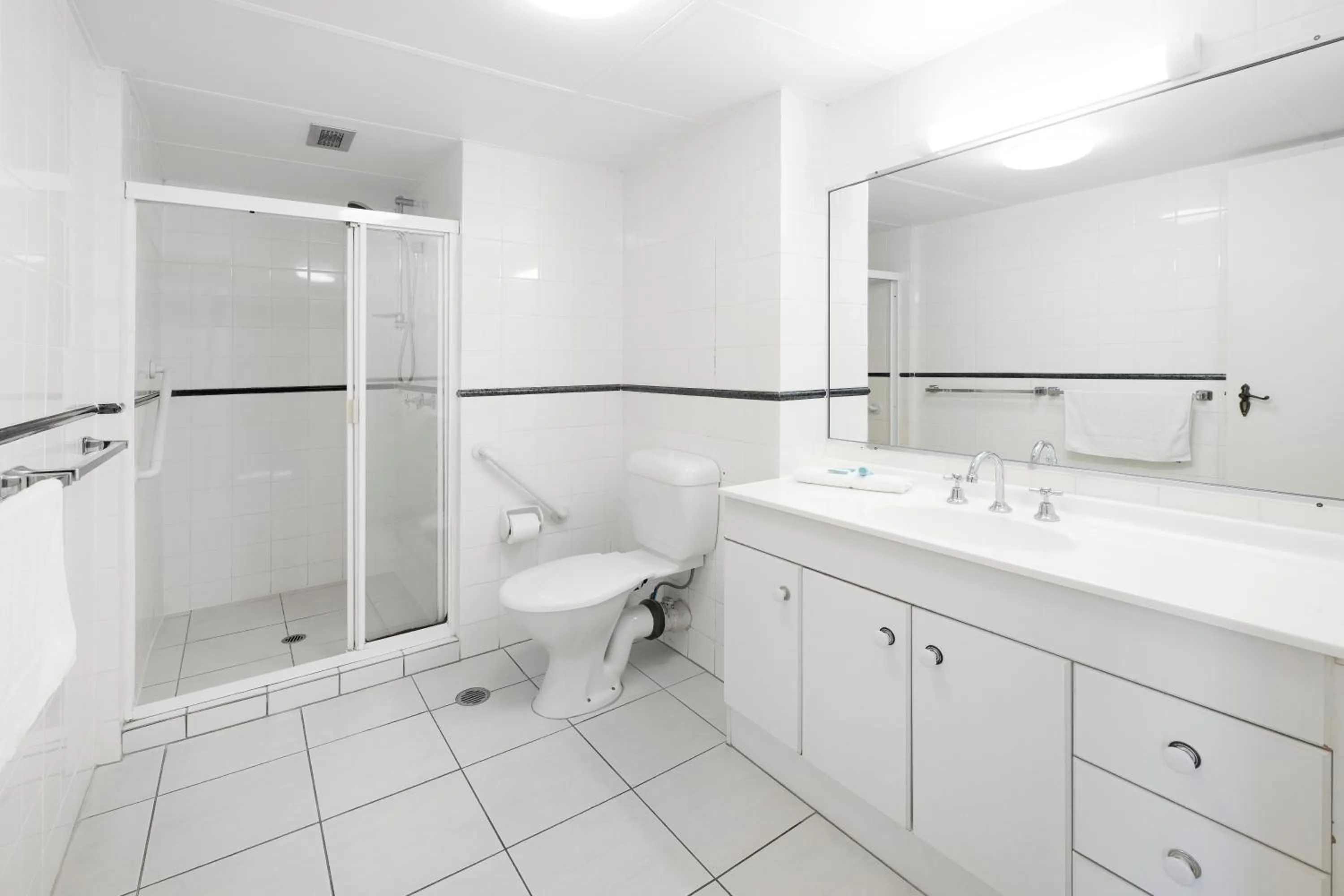 Bathroom in Moorings On Cavill Surfers Paradise