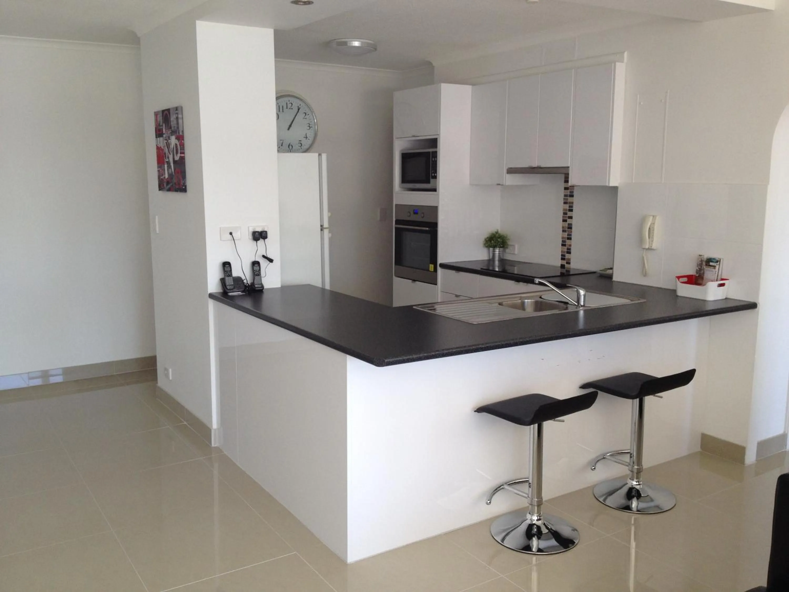 Kitchen or kitchenette in Moorings On Cavill Surfers Paradise