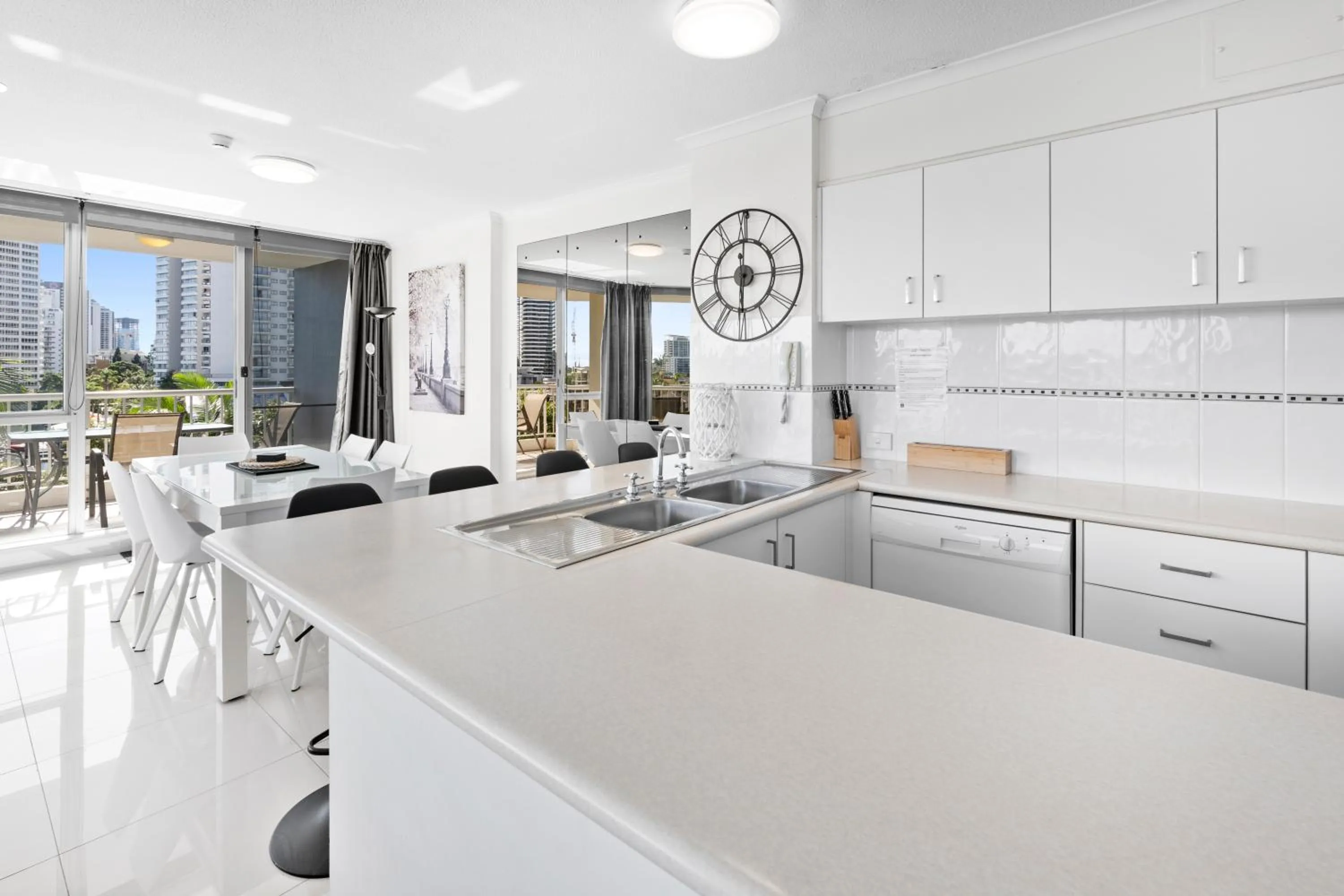 Moorings On Cavill Surfers Paradise