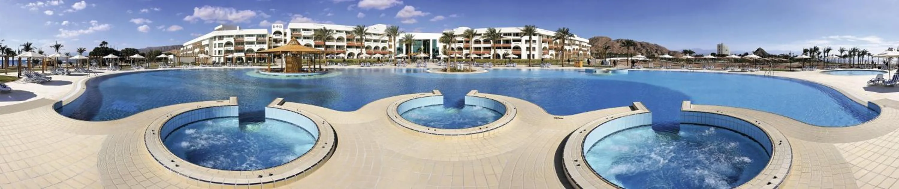 Swimming pool in Movenpick Taba Resort & Spa