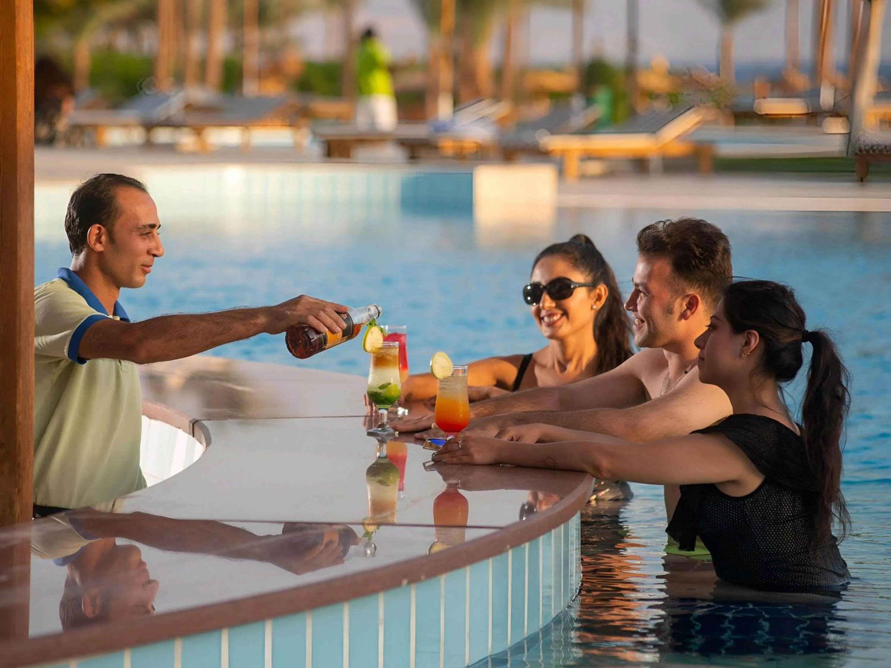 Lounge or bar in Movenpick Taba Resort & Spa