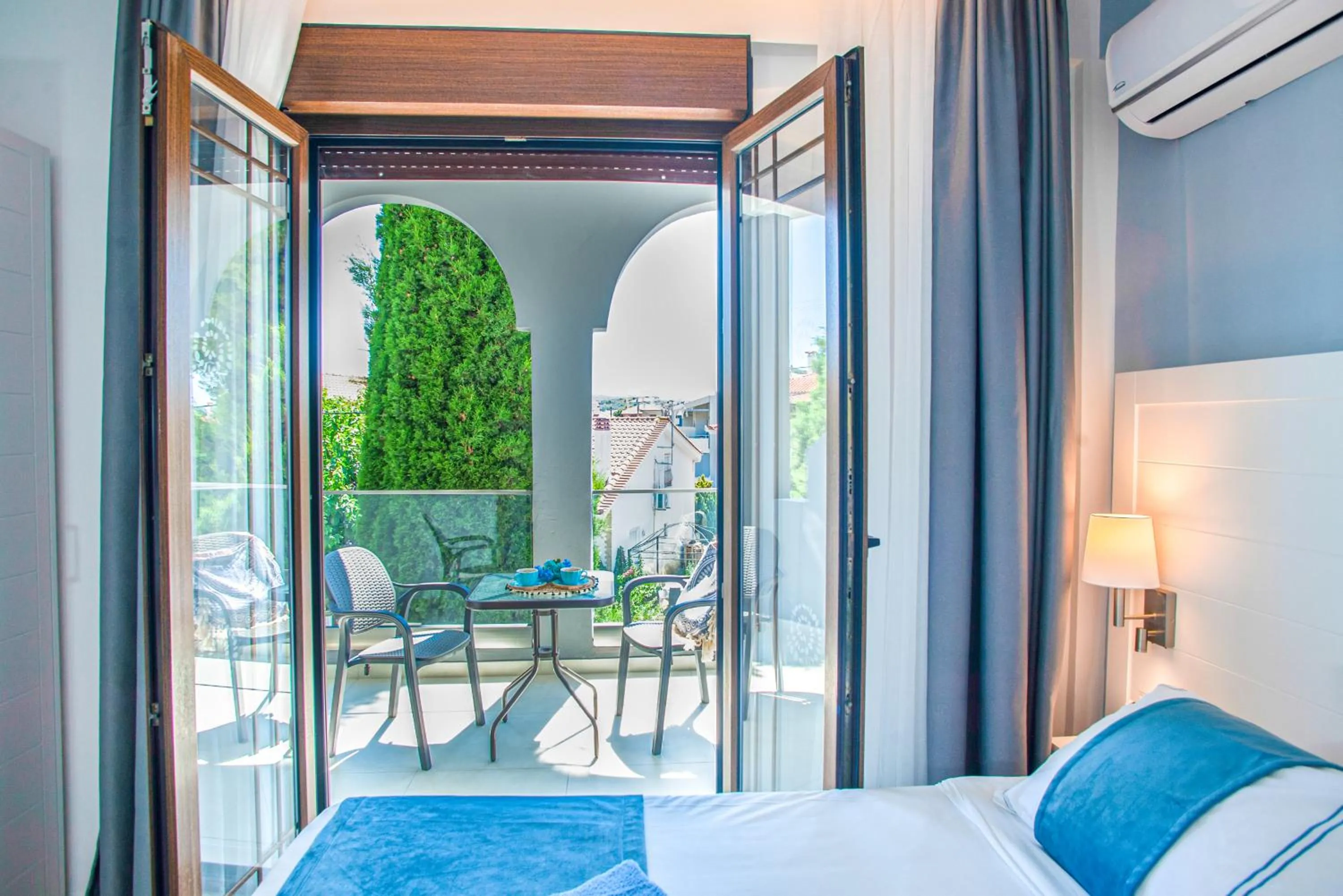 Balcony/Terrace, Bed in Acrotel Lily Ann Village