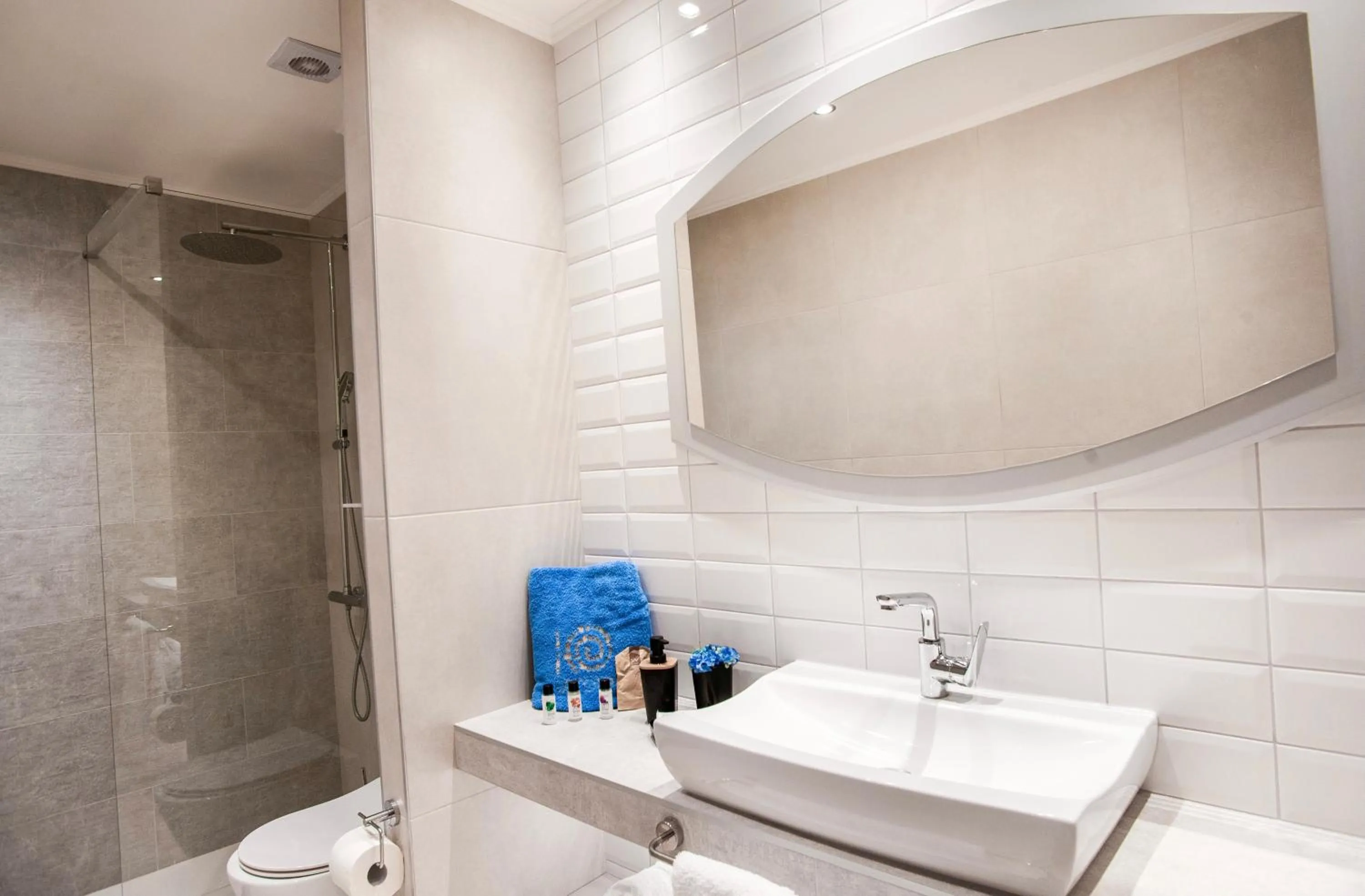 Bathroom in Acrotel Lily Ann Village