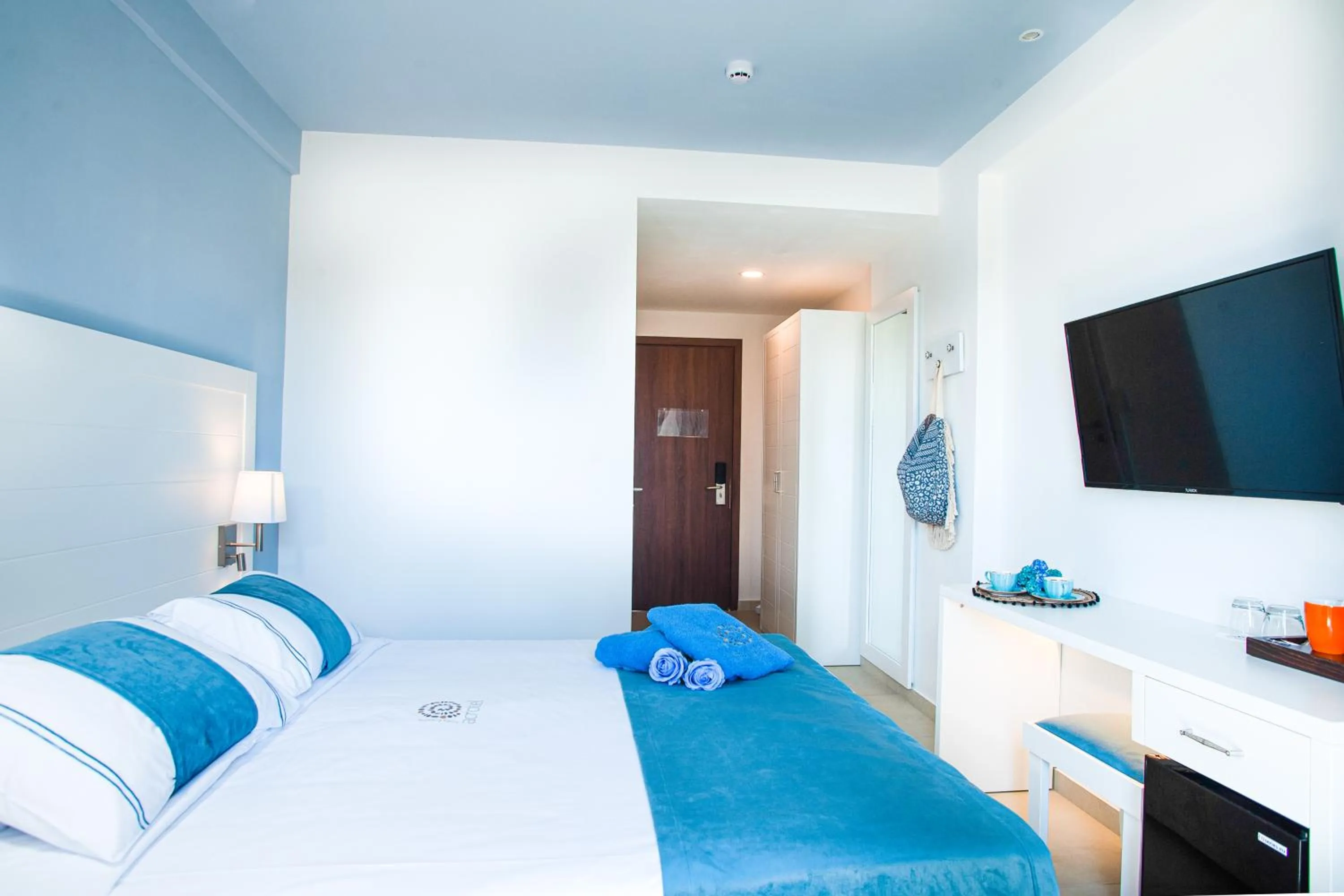 Photo of the whole room, Bed in Acrotel Lily Ann Village