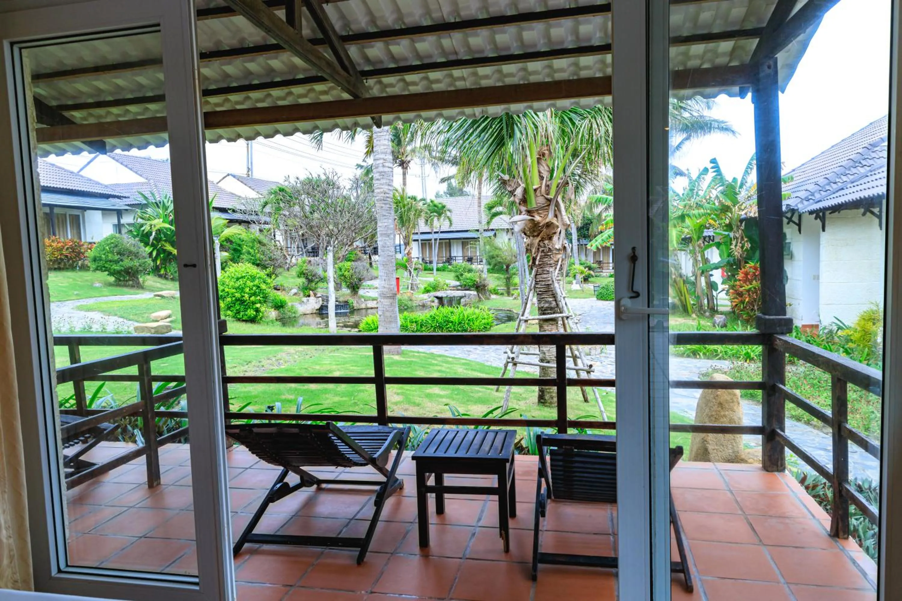 Garden in Silver Beach Resort Ke Ga