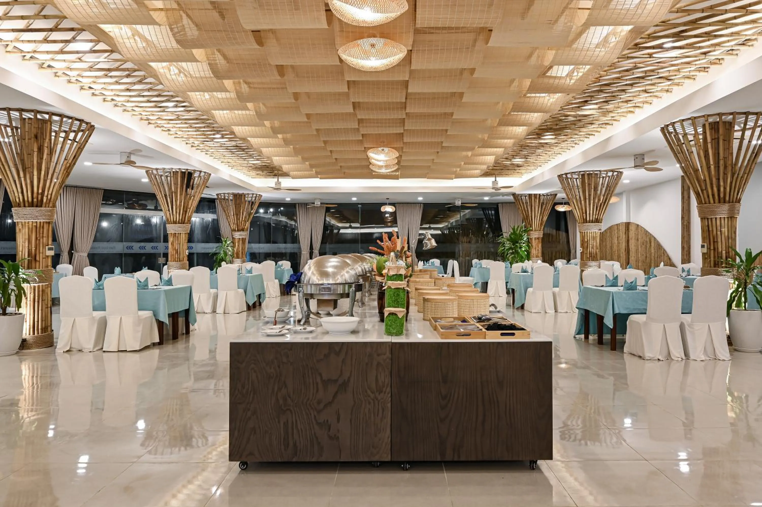 Restaurant/places to eat in Silver Beach Resort Ke Ga