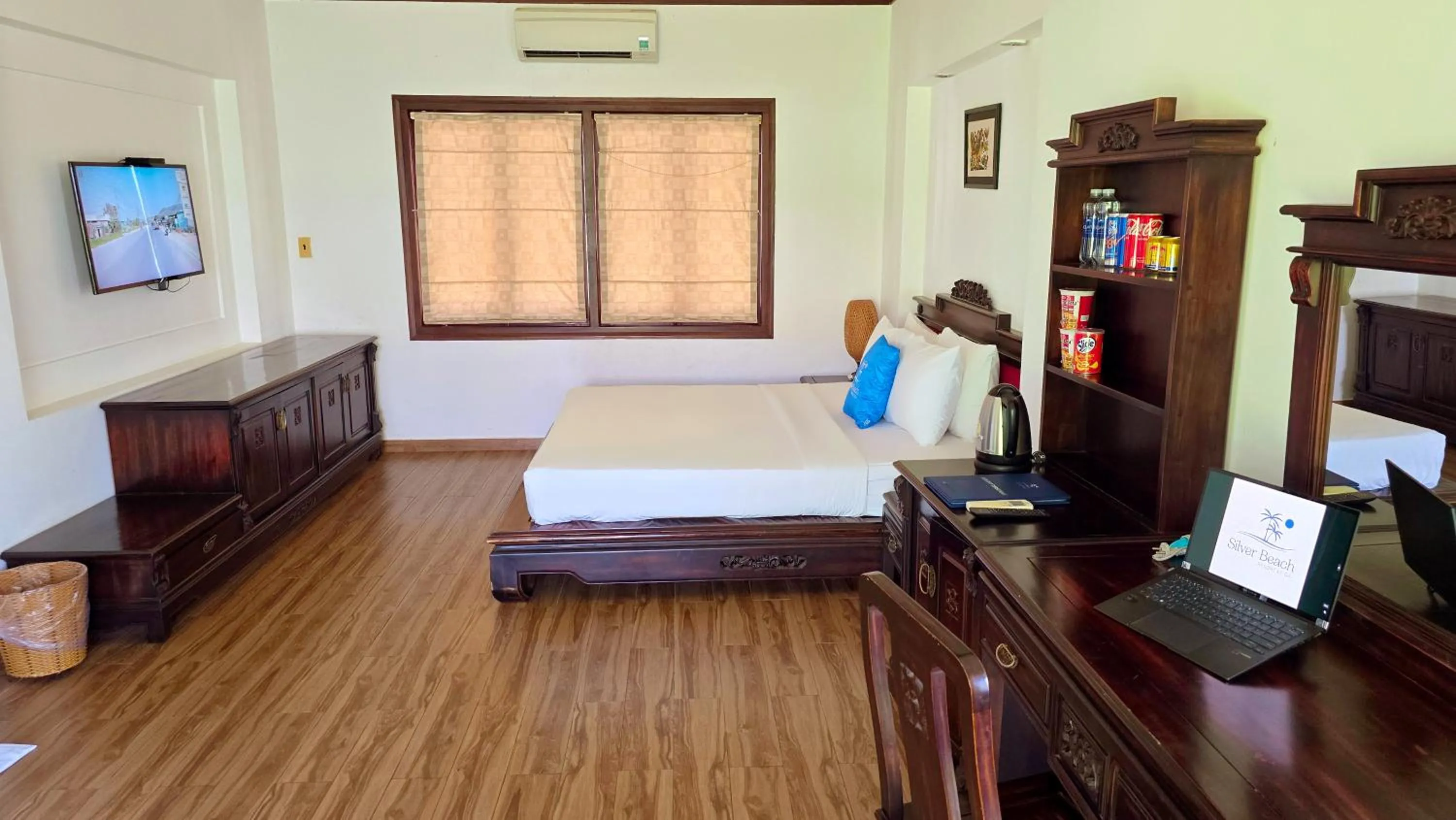 Bed in Silver Beach Resort Ke Ga