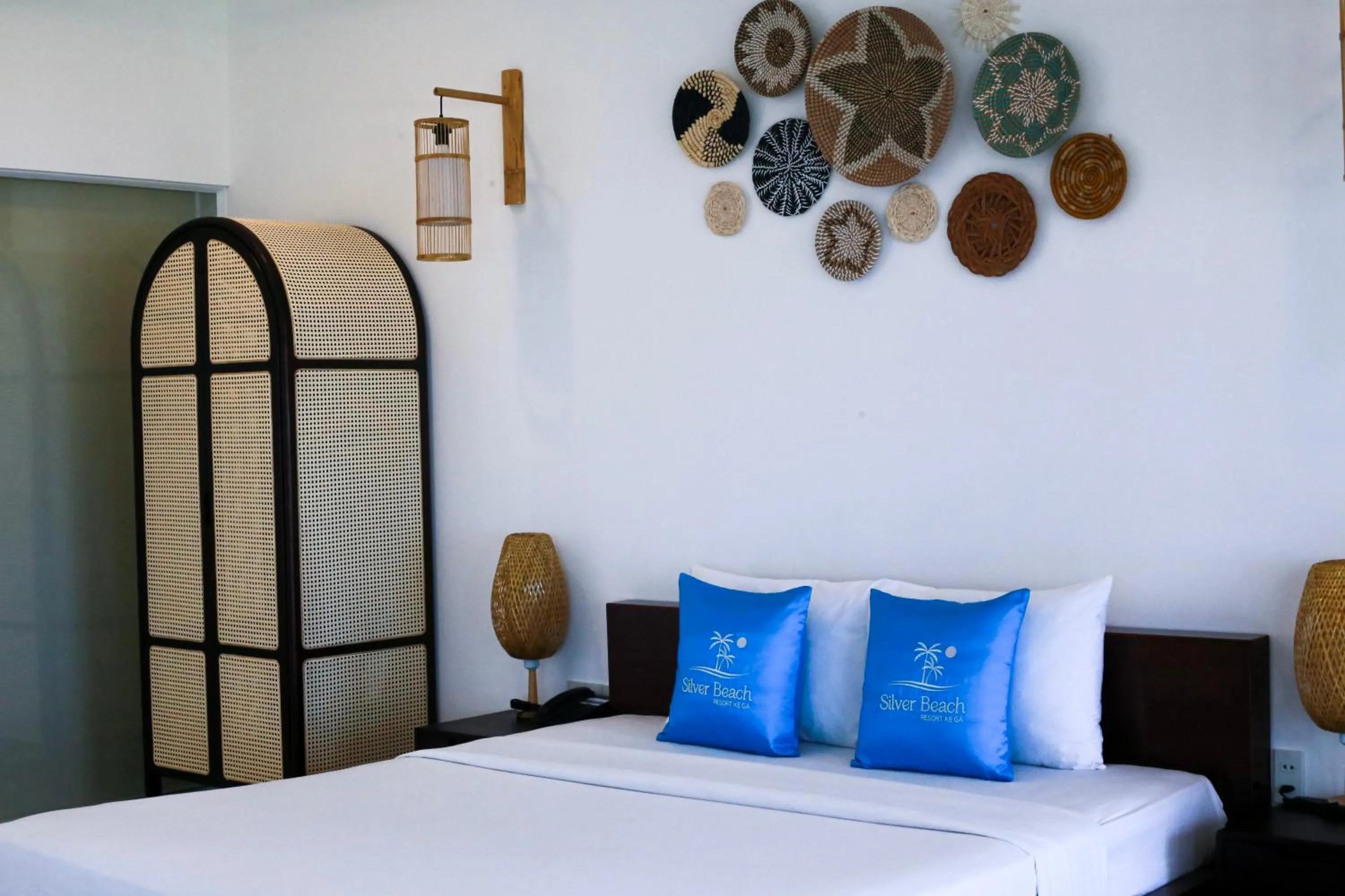 Bed in Silver Beach Resort Ke Ga