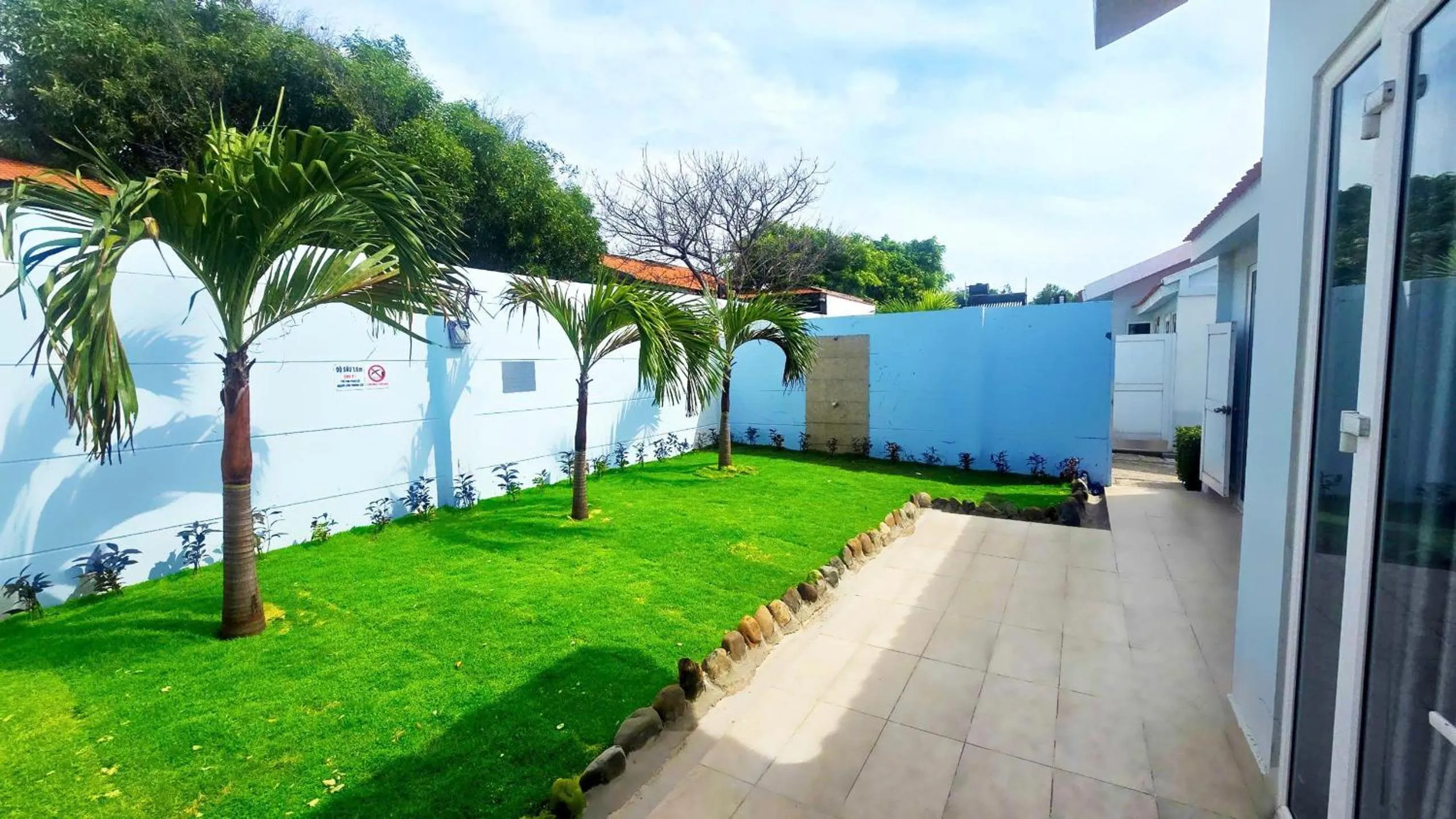 Garden view in Silver Beach Resort Ke Ga