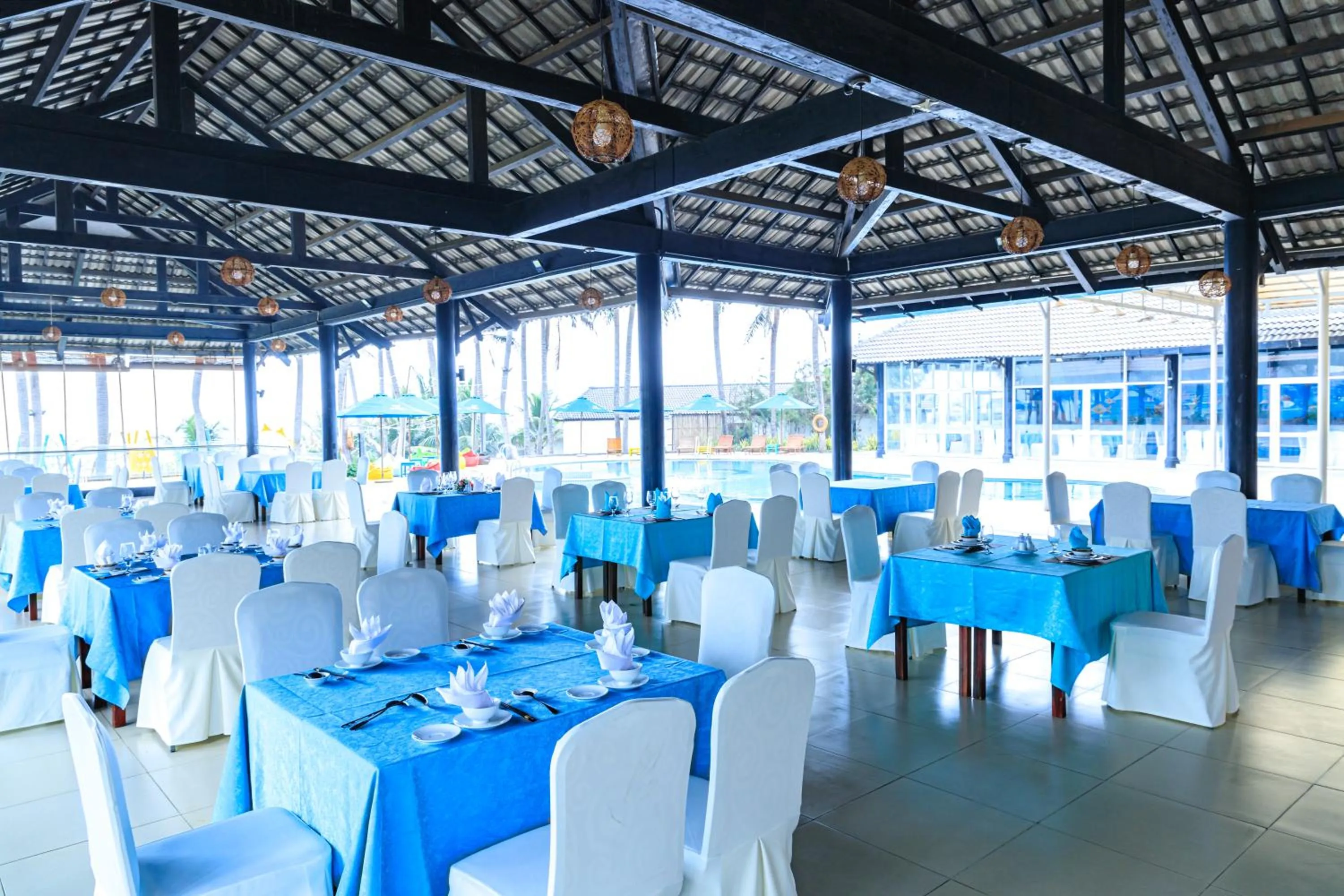 Restaurant/places to eat in Silver Beach Resort Ke Ga