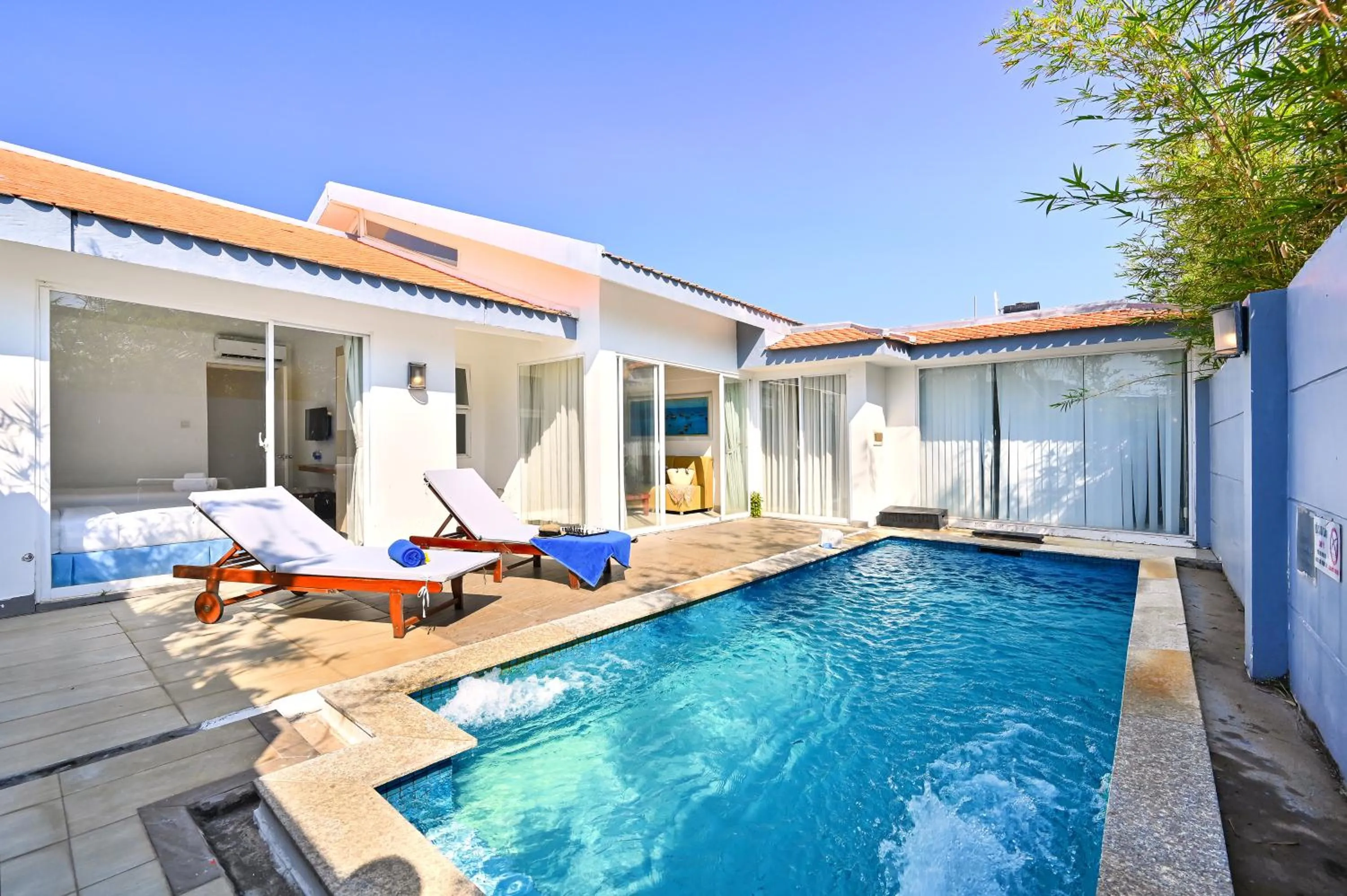 Pool view in Silver Beach Resort Ke Ga