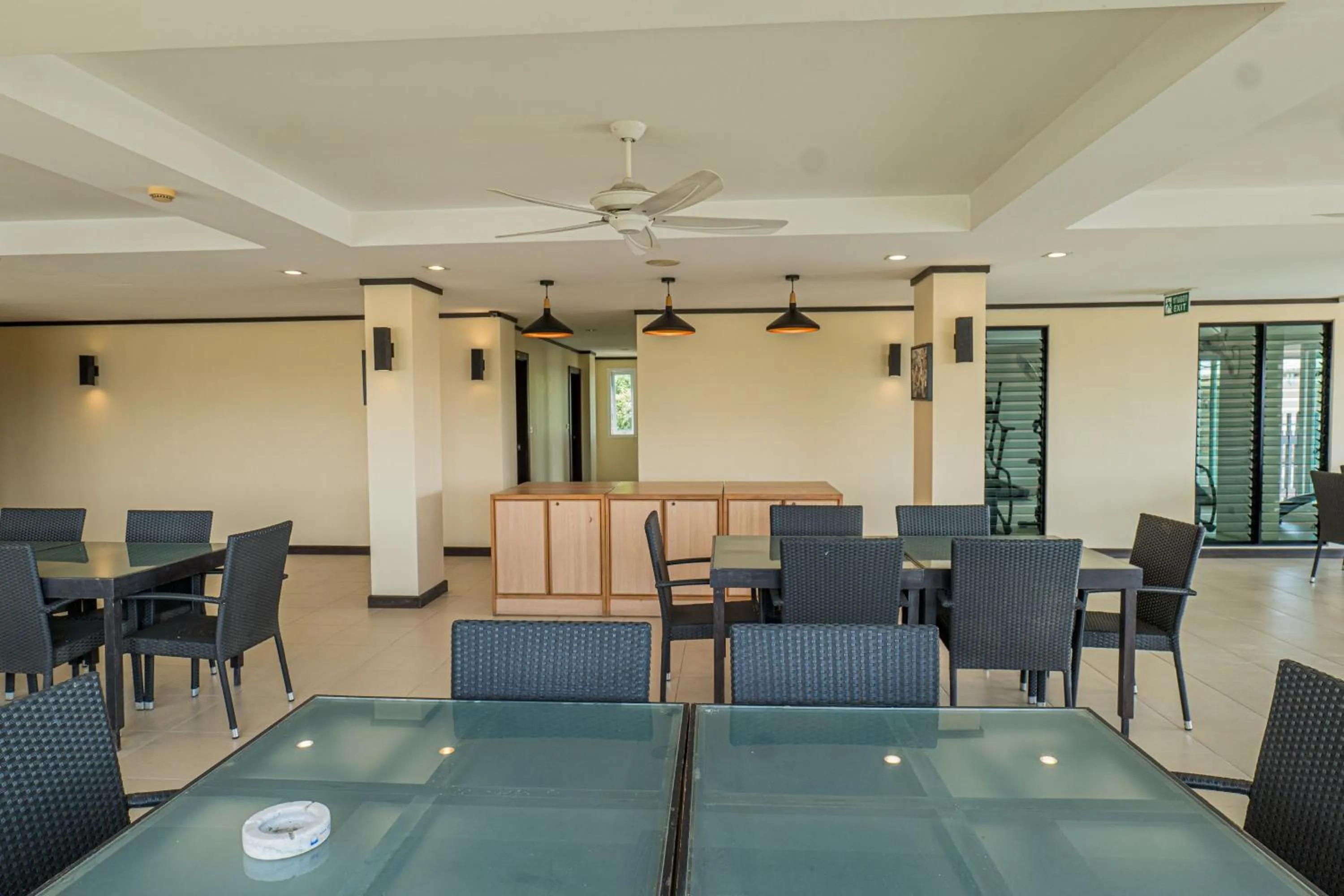 Restaurant/places to eat in Ratana Hotel Chalong