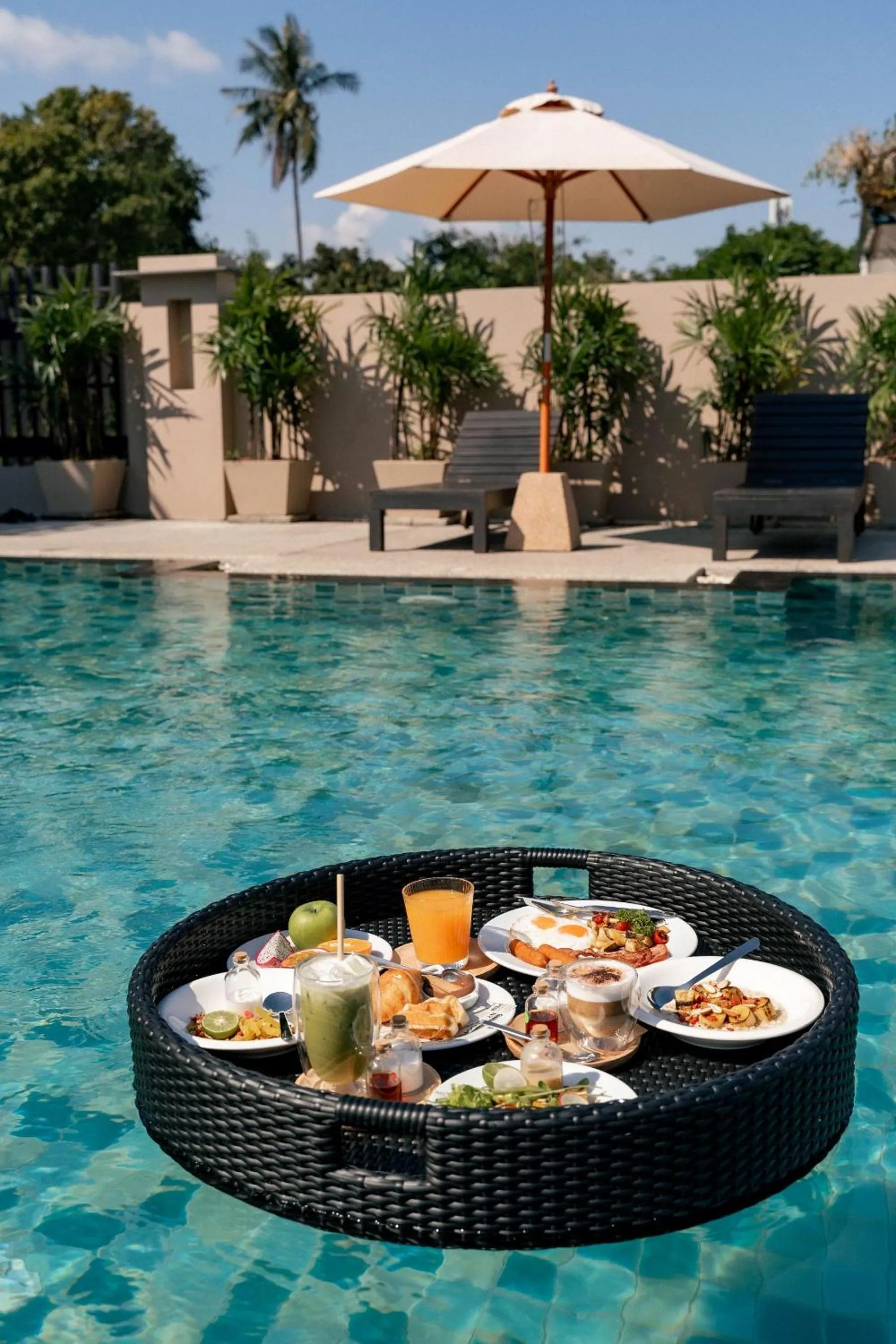 Breakfast in Ratana Hotel Chalong