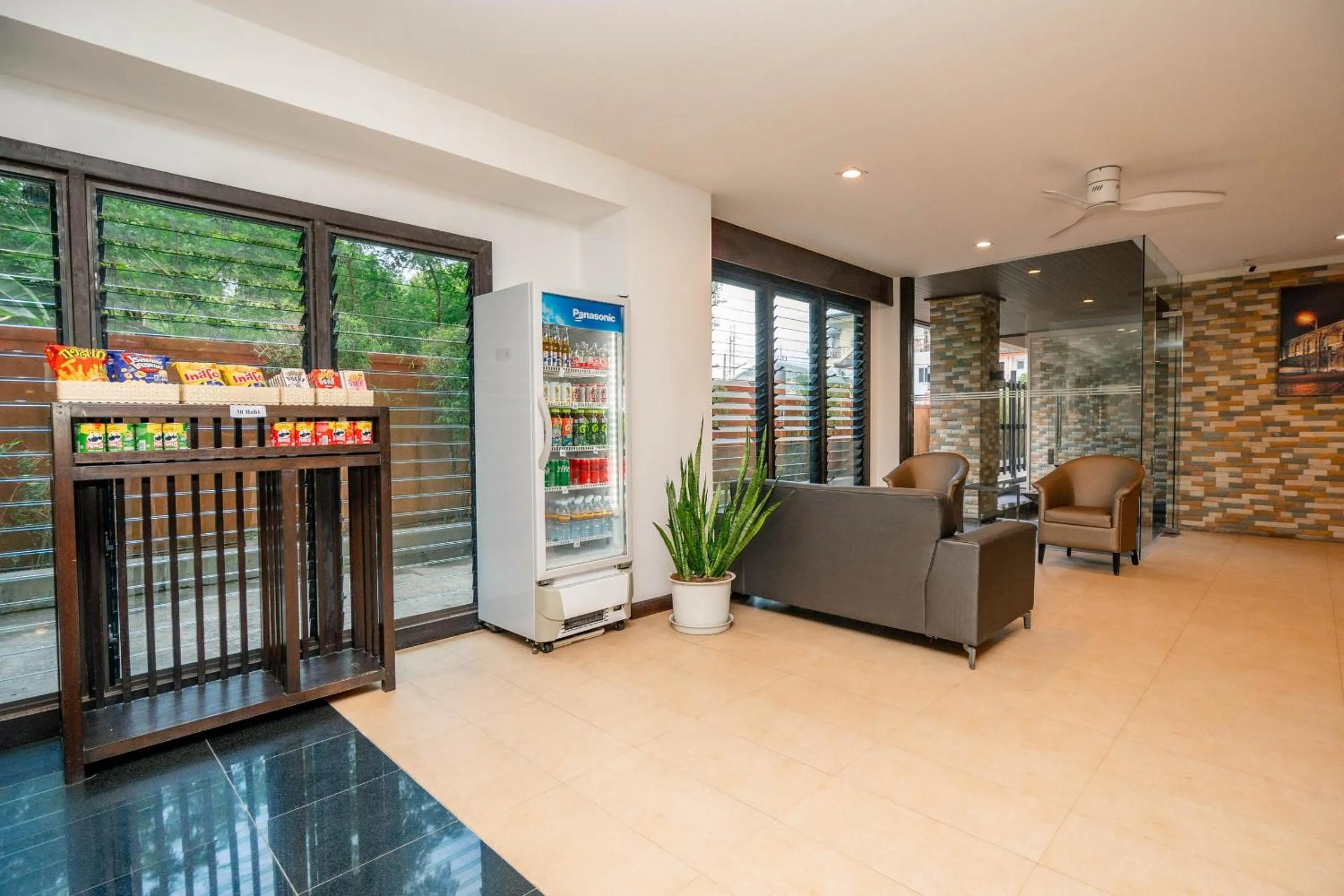 Lobby or reception in Ratana Hotel Chalong