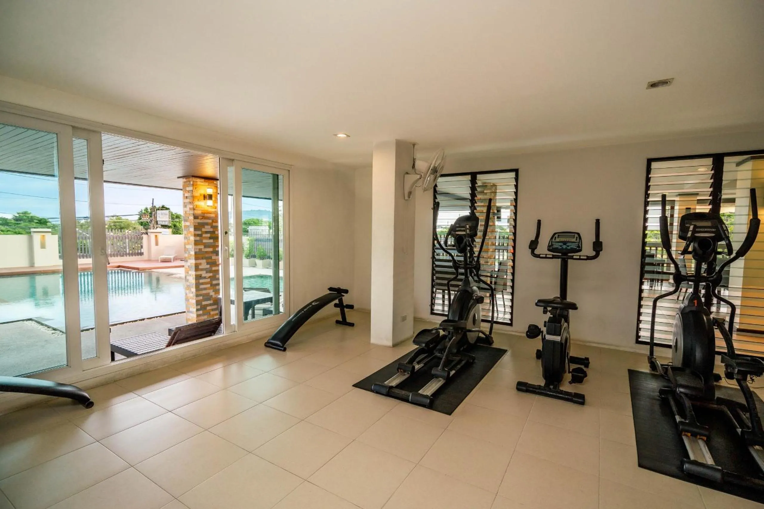 Fitness centre/facilities in Ratana Hotel Chalong