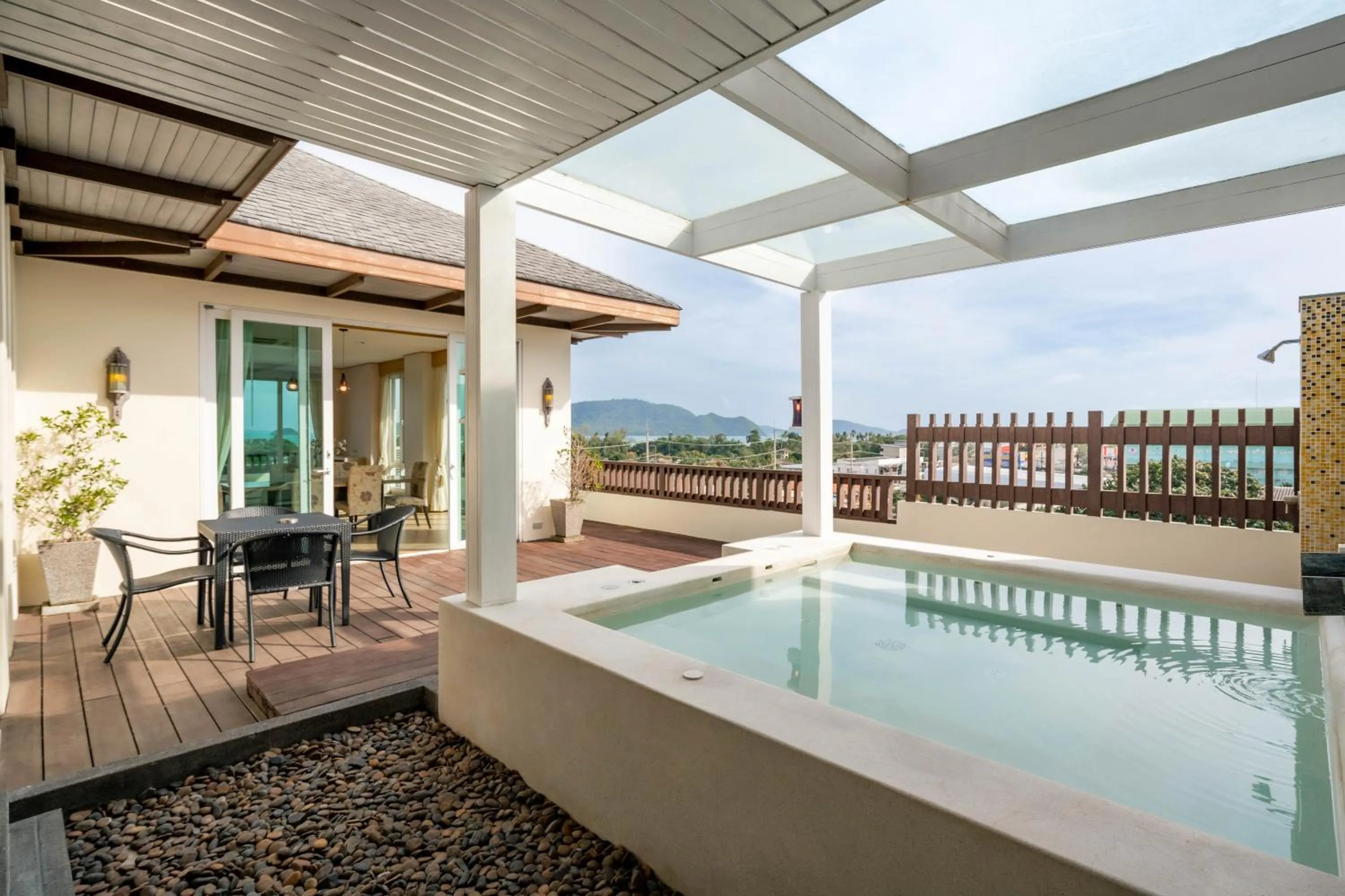 Hot Tub in Ratana Hotel Chalong