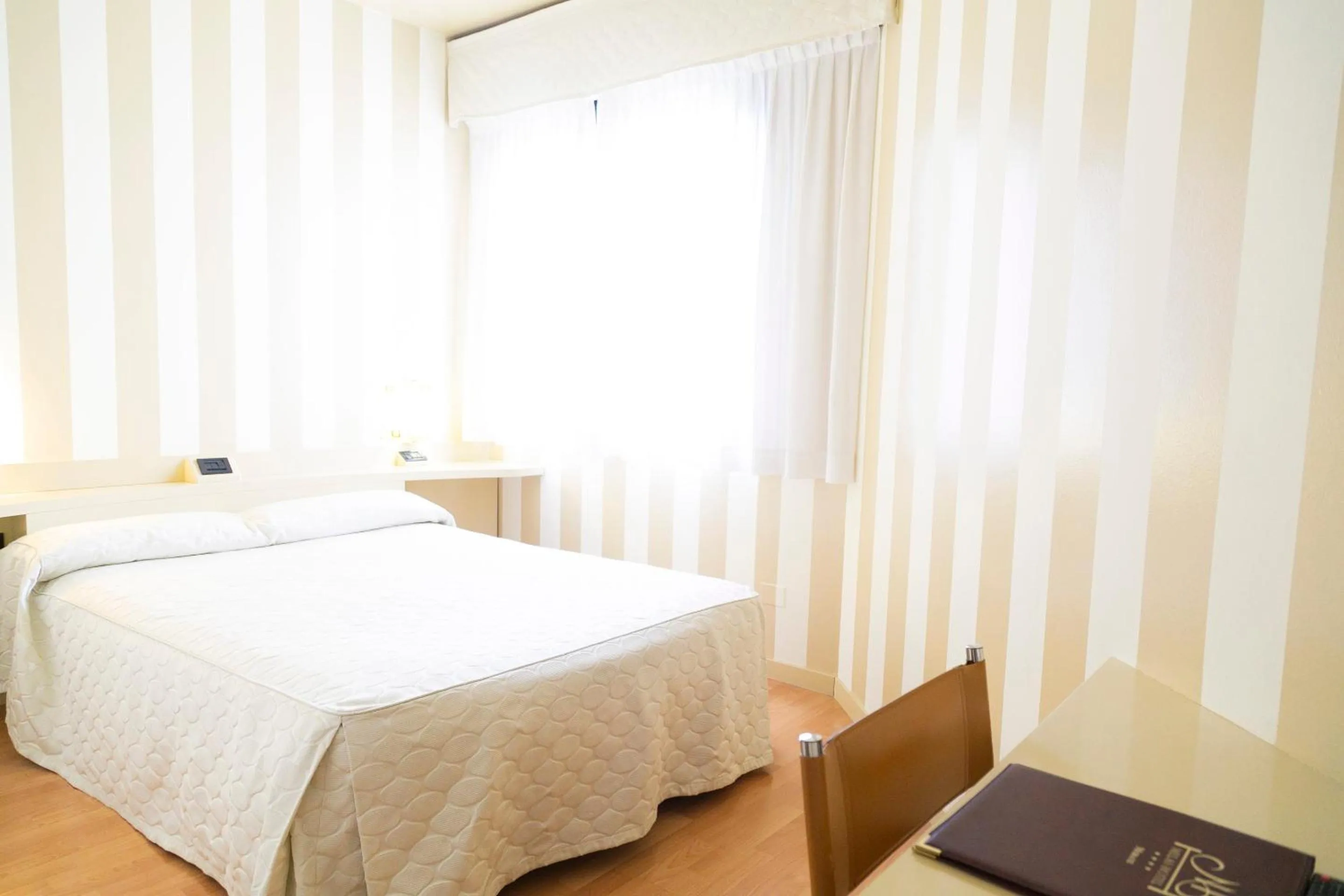 Bedroom, Bed in Melas Hotel