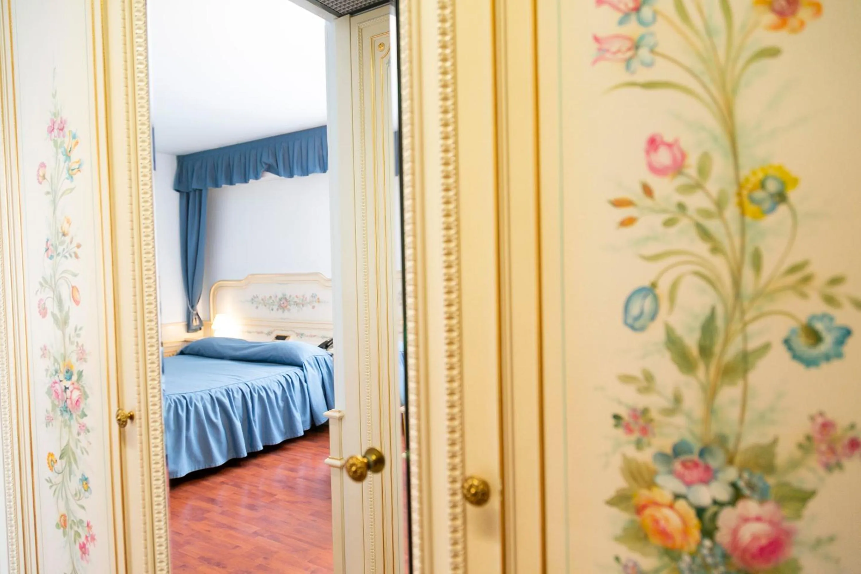 Bedroom, Bed in Melas Hotel