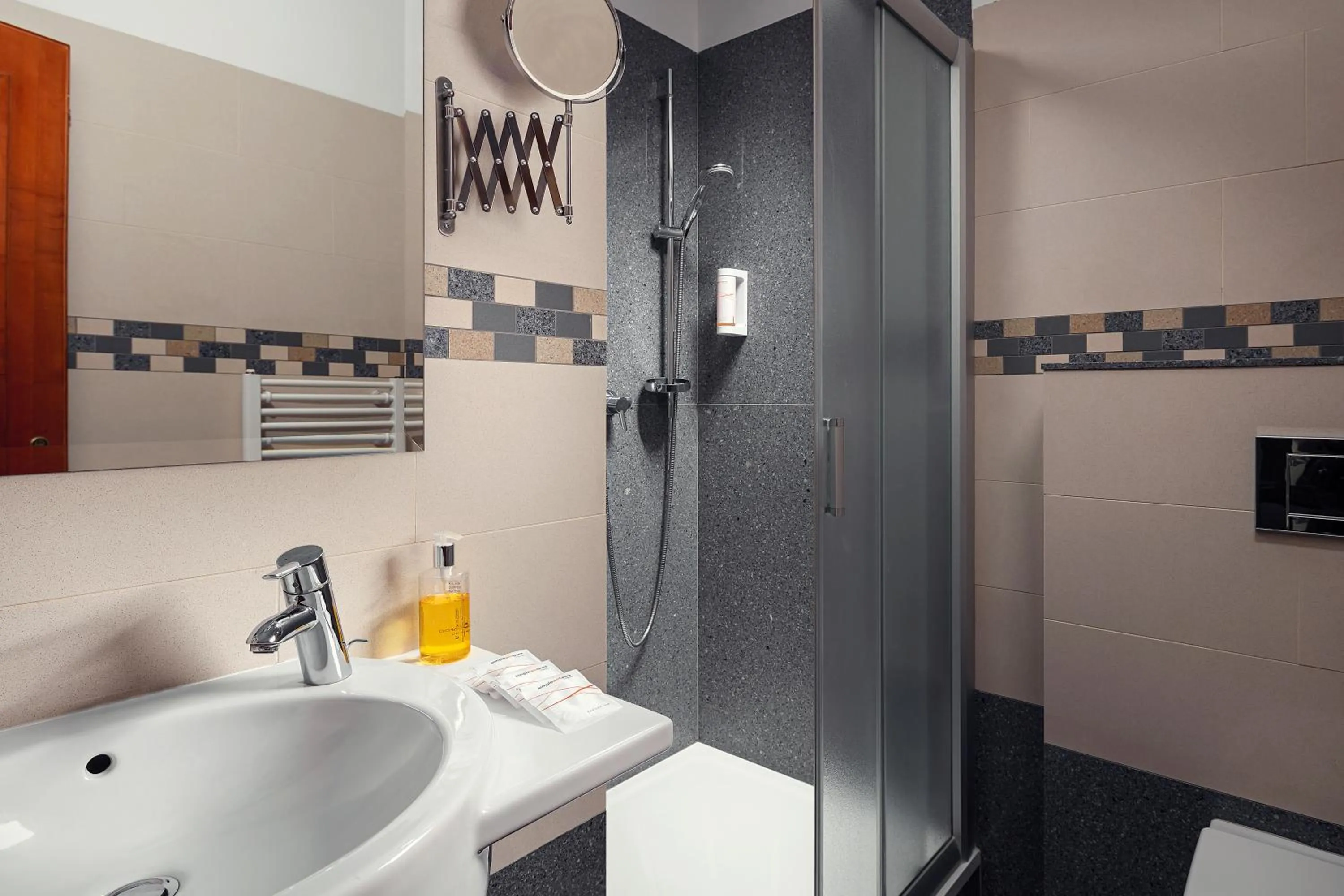 Shower in Spa Hotel Villa Smetana