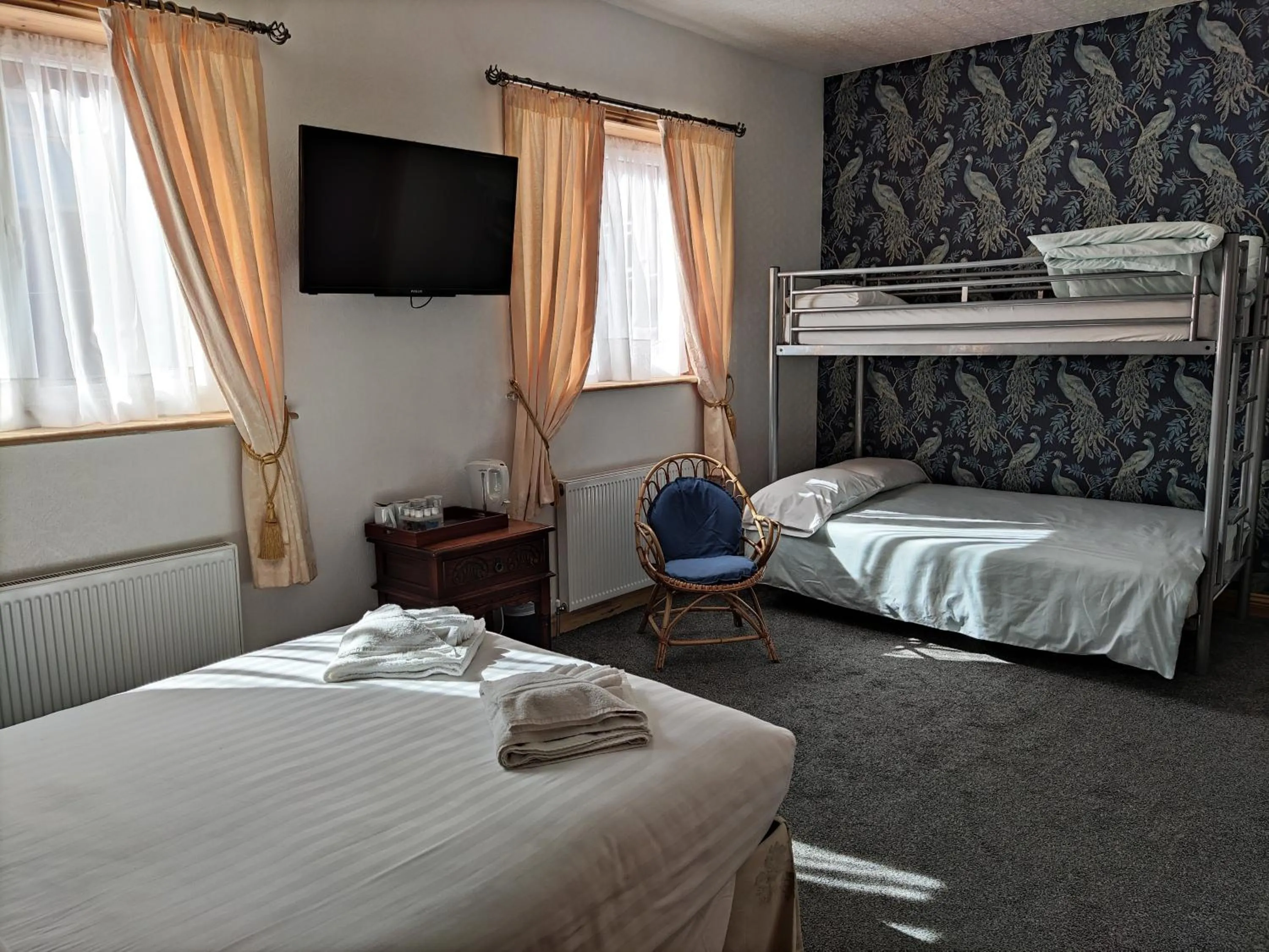 bunk bed in The Highfield Private Hotel