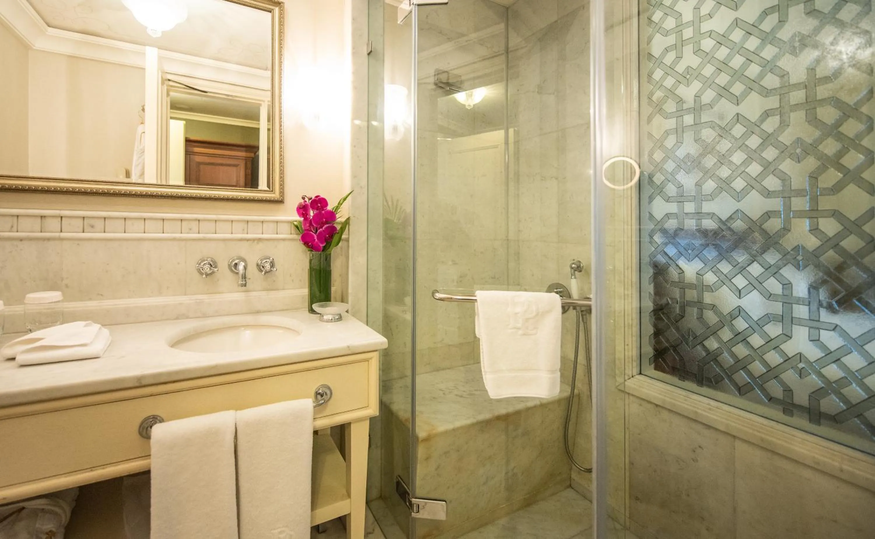 Bathroom in Pera Palace Hotel