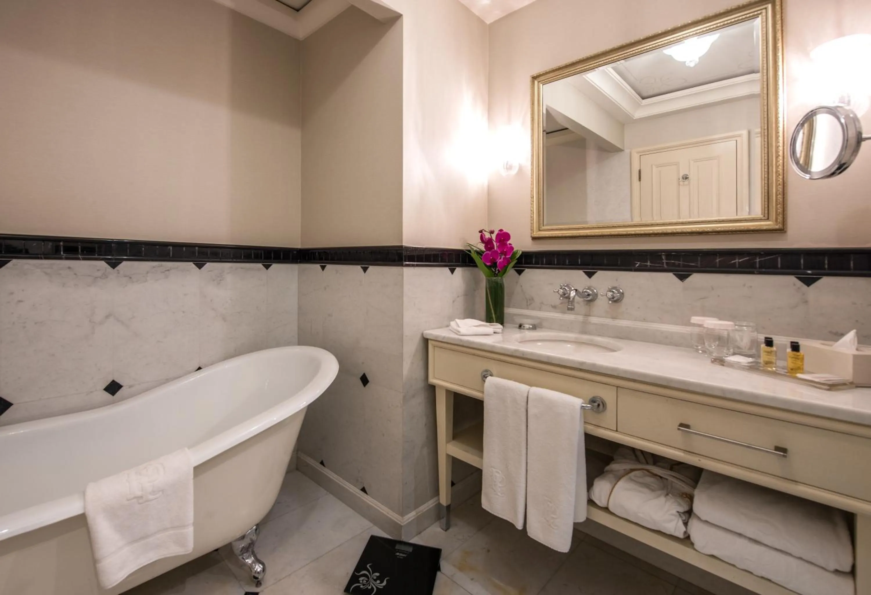 Bathroom in Pera Palace Hotel