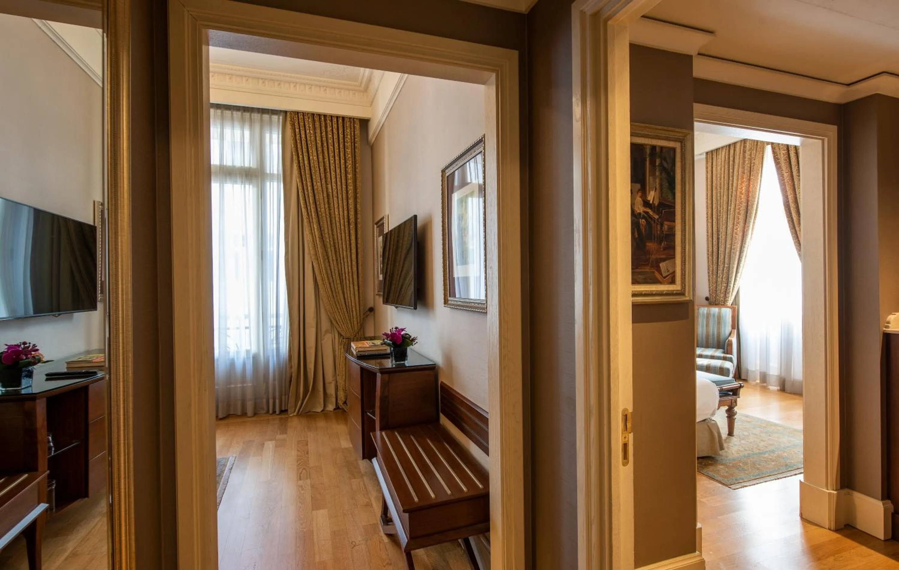 Bedroom, Bed in Pera Palace Hotel