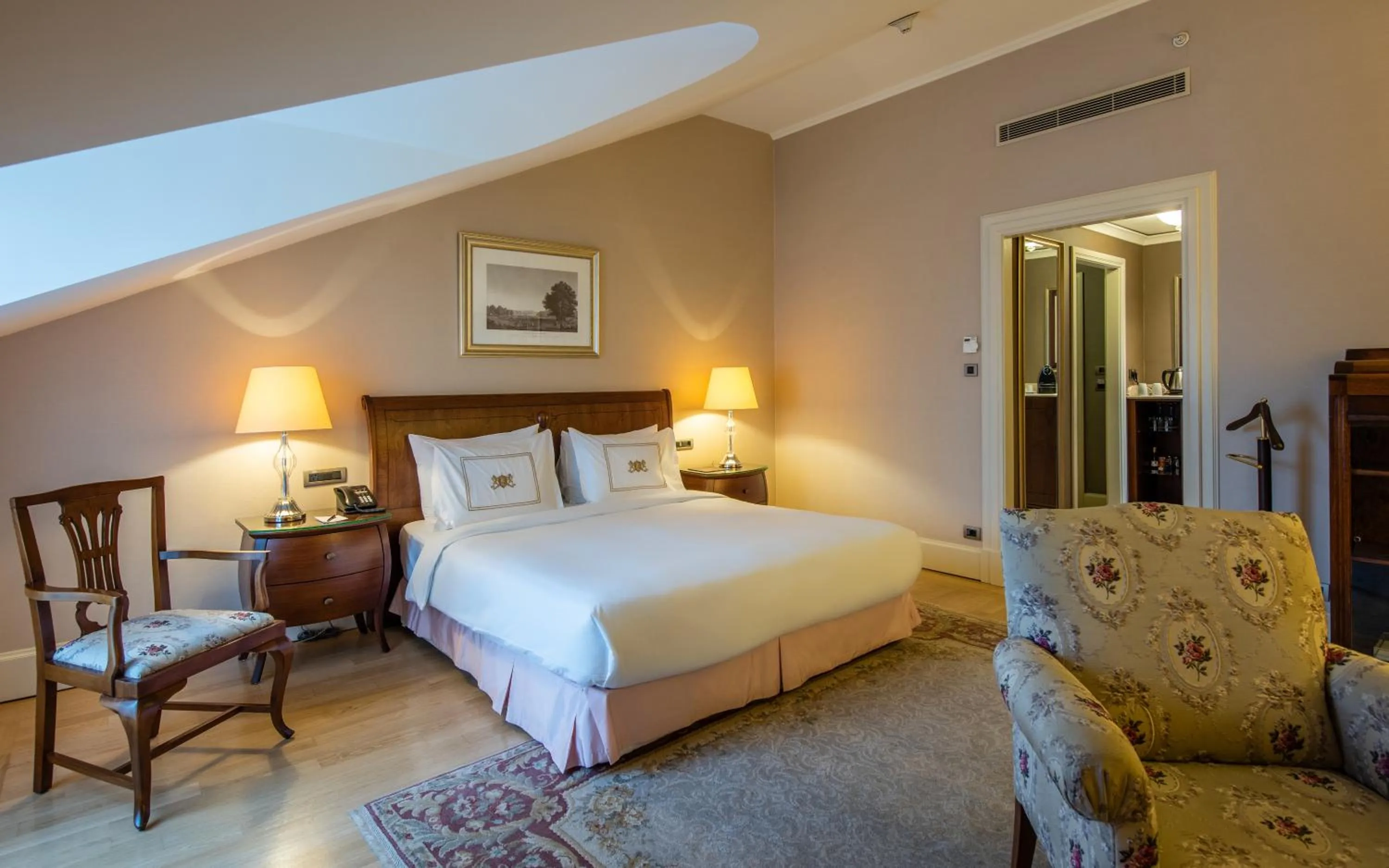 Bedroom, Bed in Pera Palace Hotel