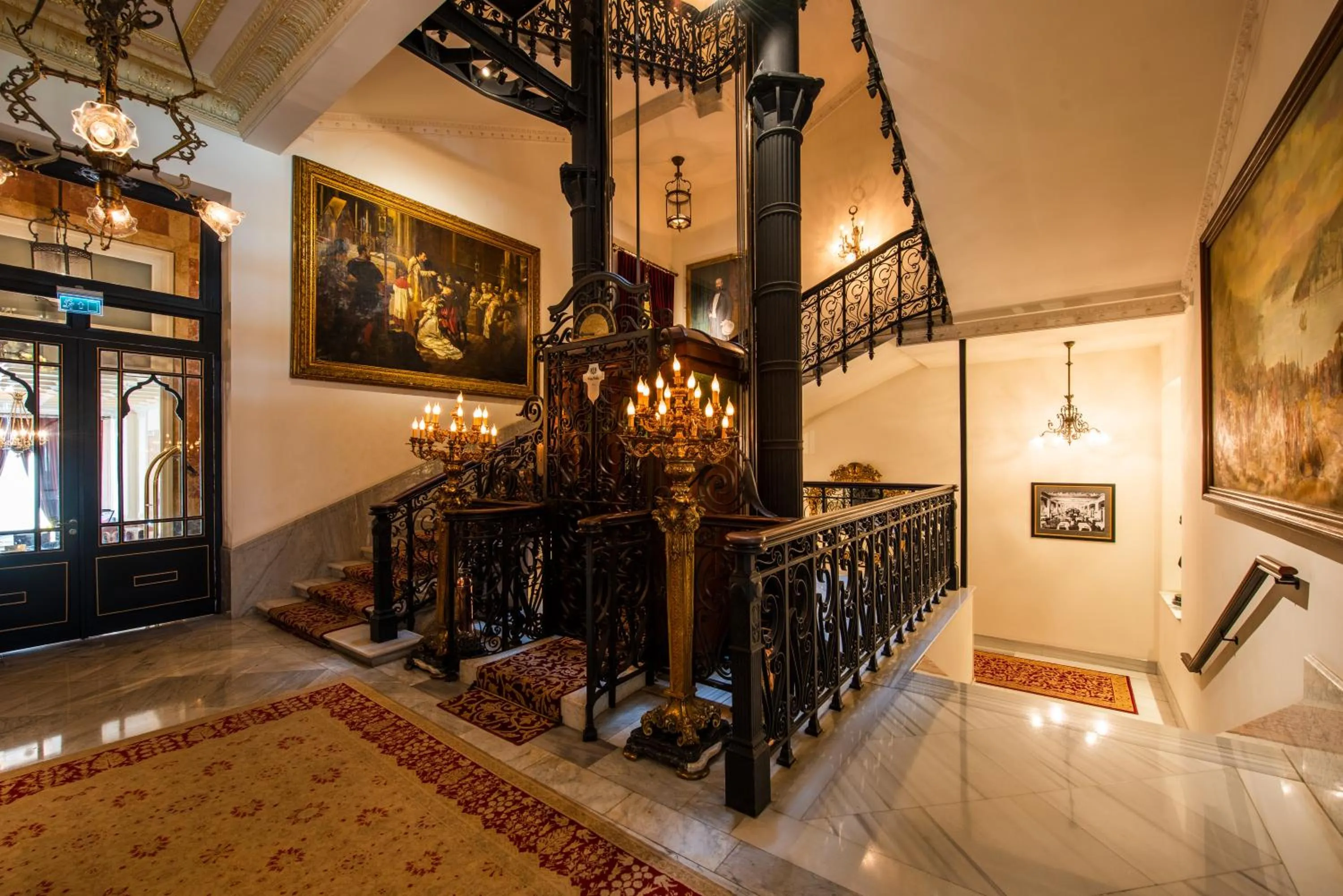 elevator in Pera Palace Hotel