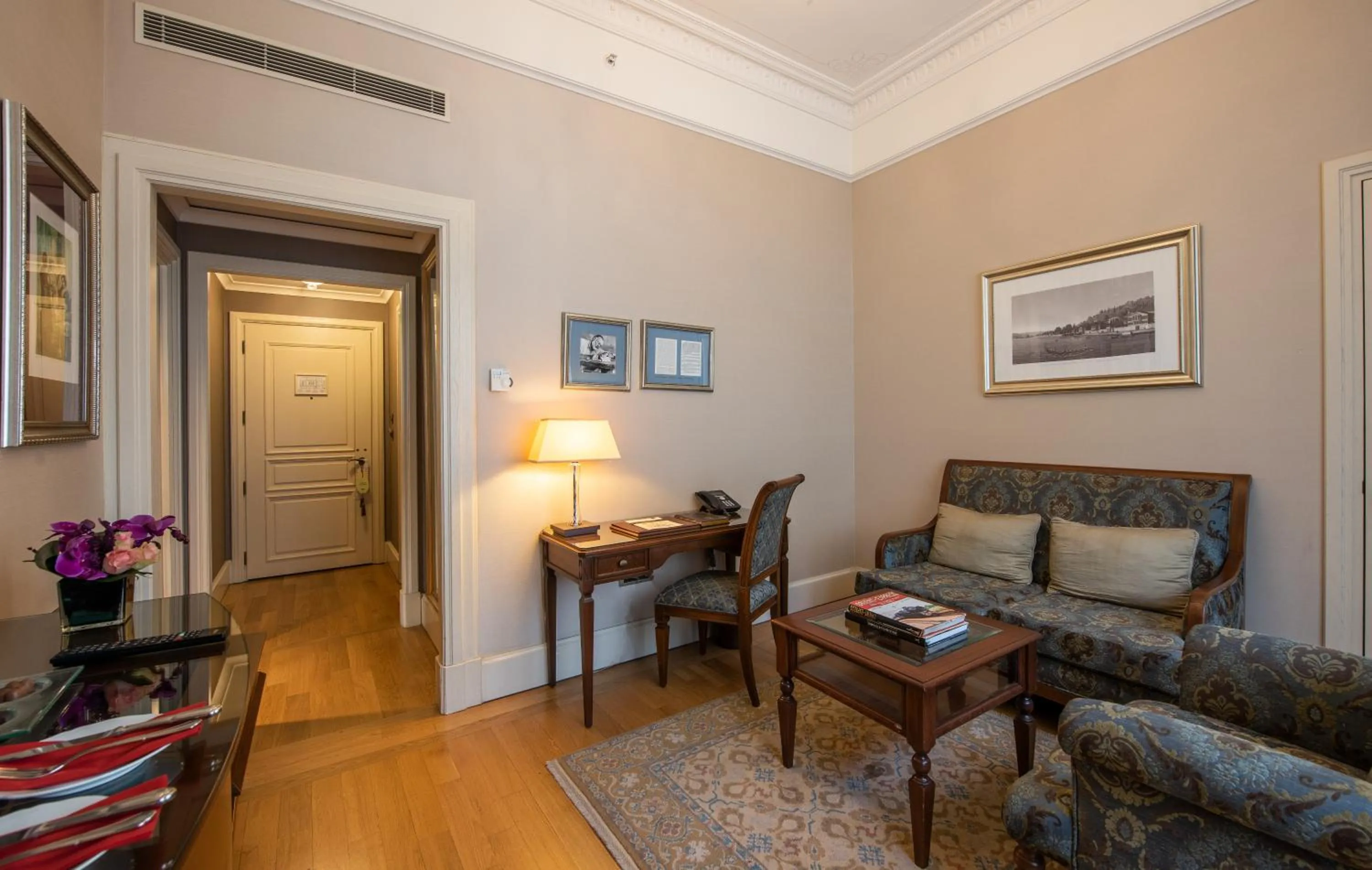 Living room in Pera Palace Hotel