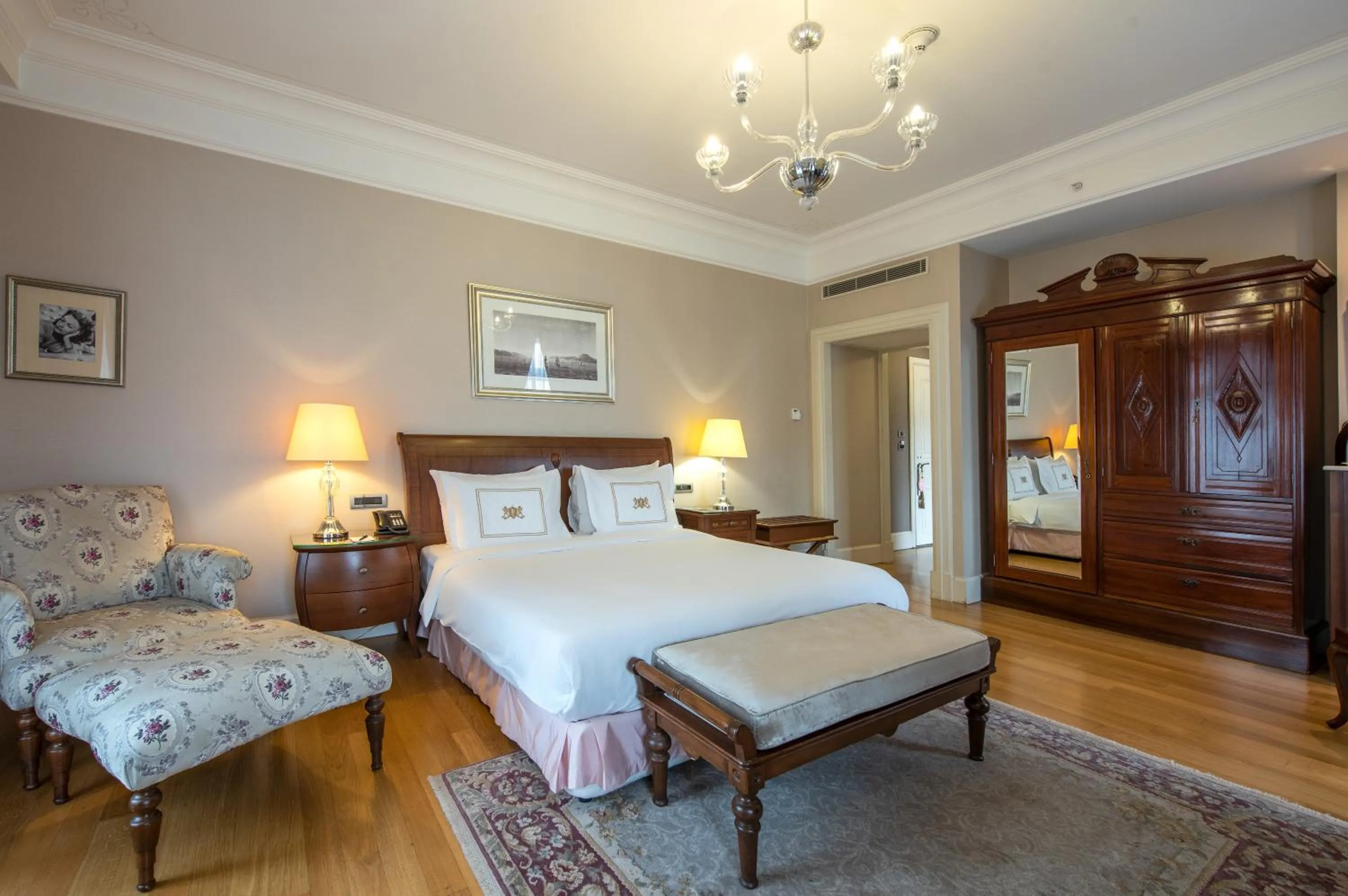 Bedroom, Bed in Pera Palace Hotel