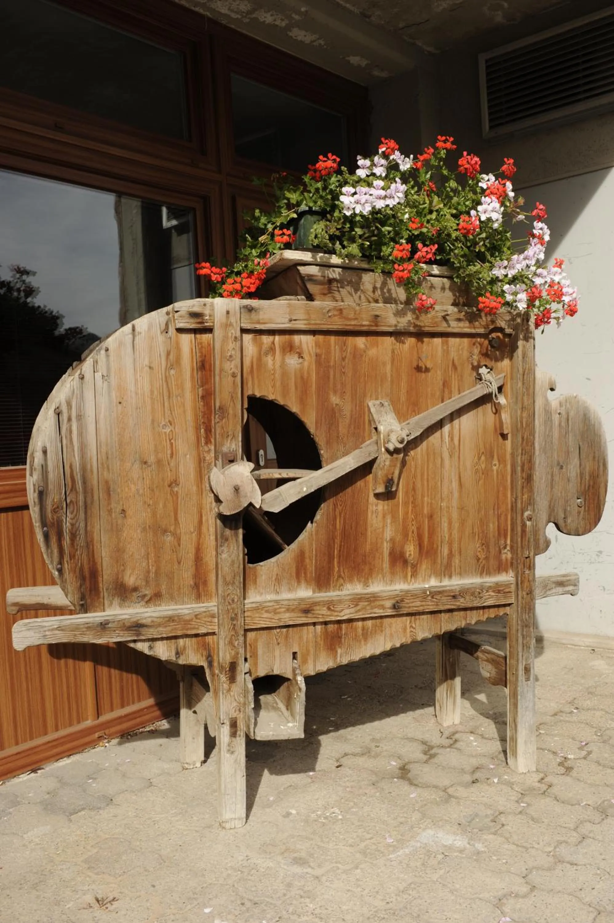 Decorative detail in Alpine Touring Hotel-petfriendly