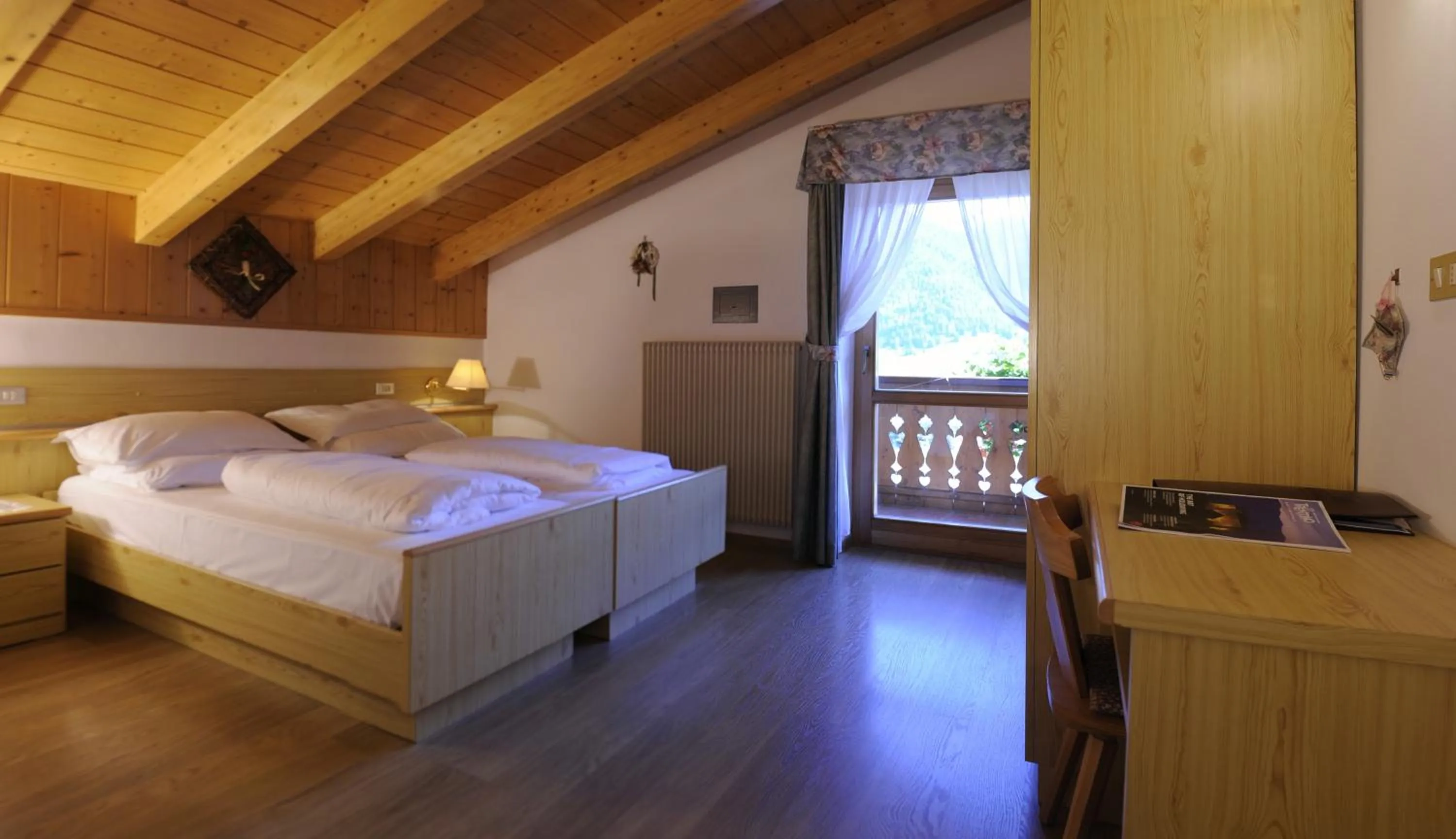 Photo of the whole room, Bed in Alpine Touring Hotel-petfriendly