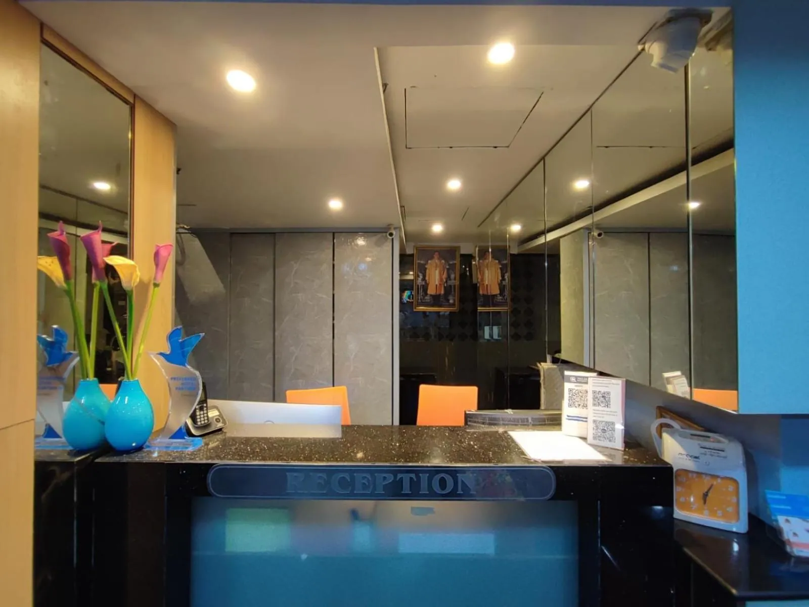 Property building in Cozi Inn Hotel, Bangkok