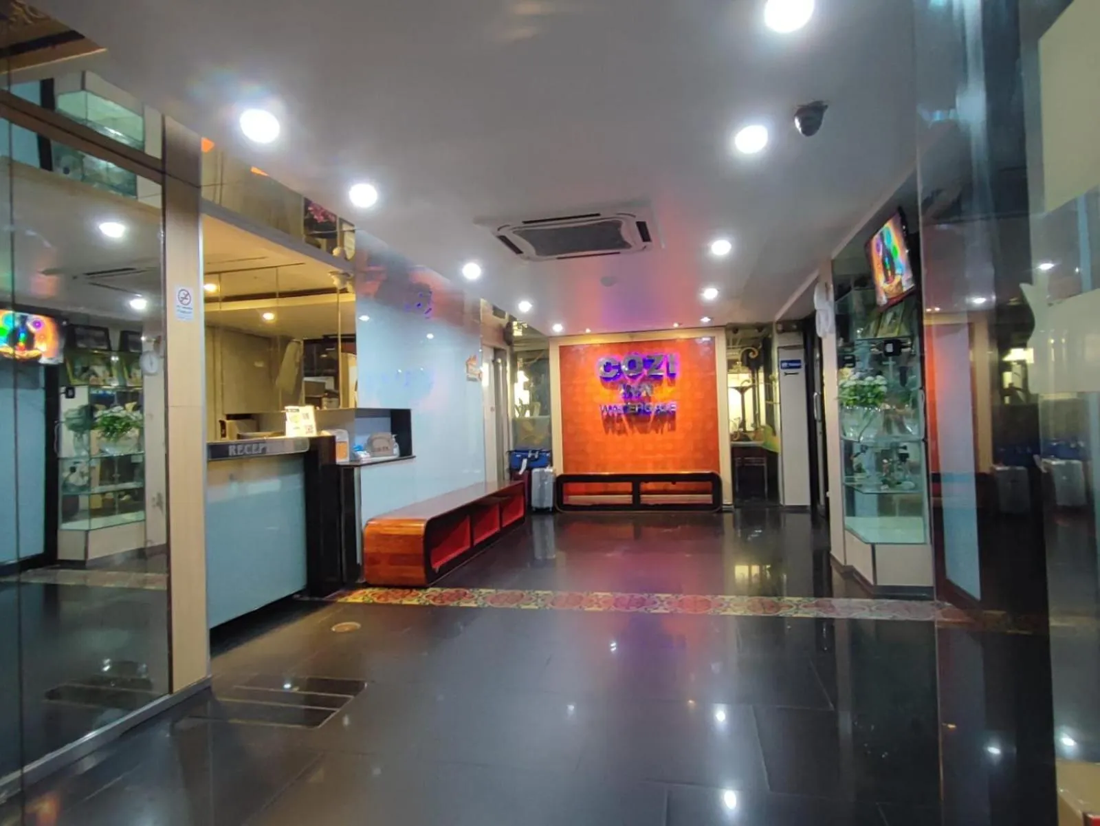 Cozi Inn Hotel, Bangkok