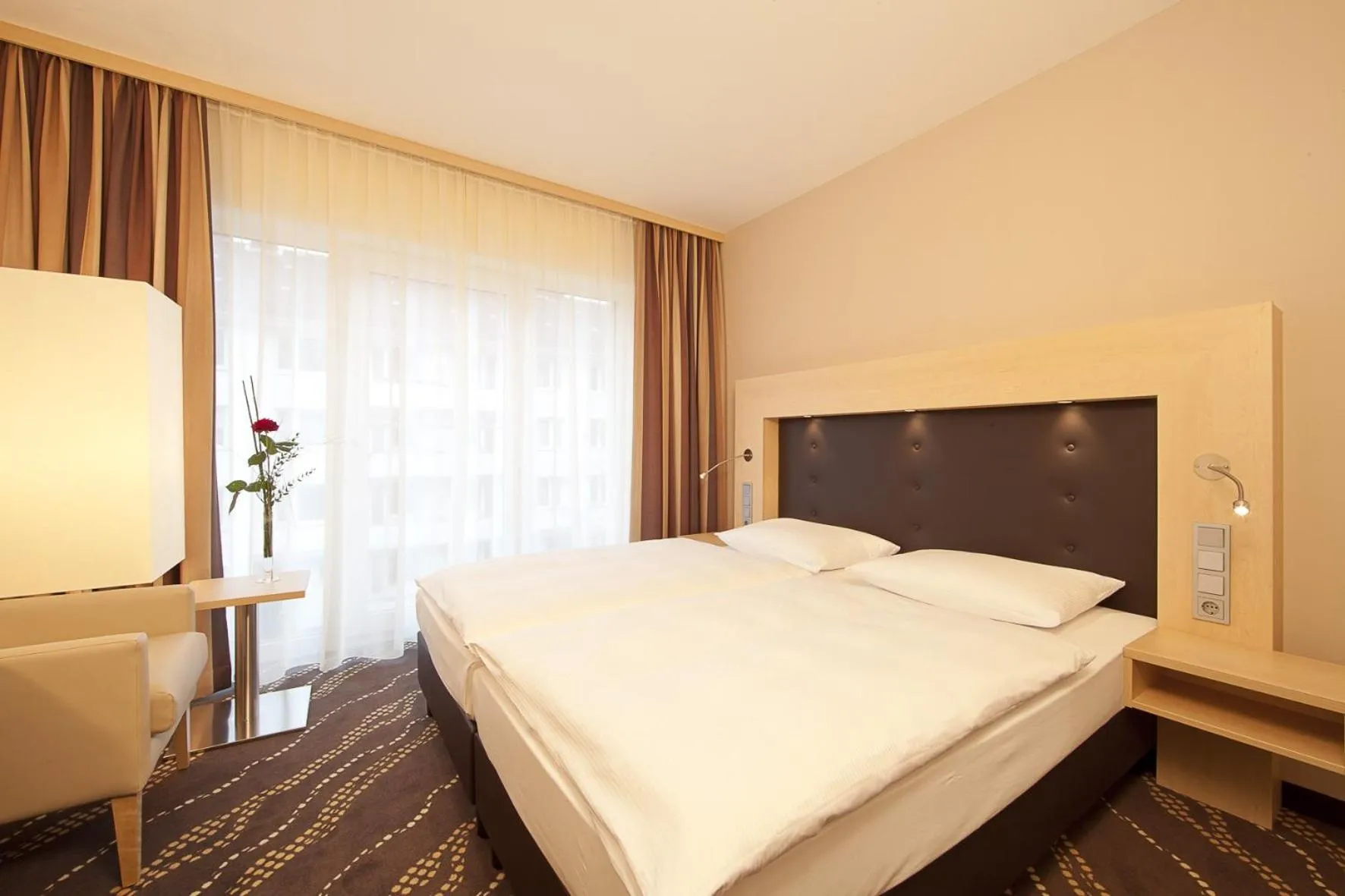 Photo of the whole room, Bed in Heikotel - Hotel Am Stadtpark