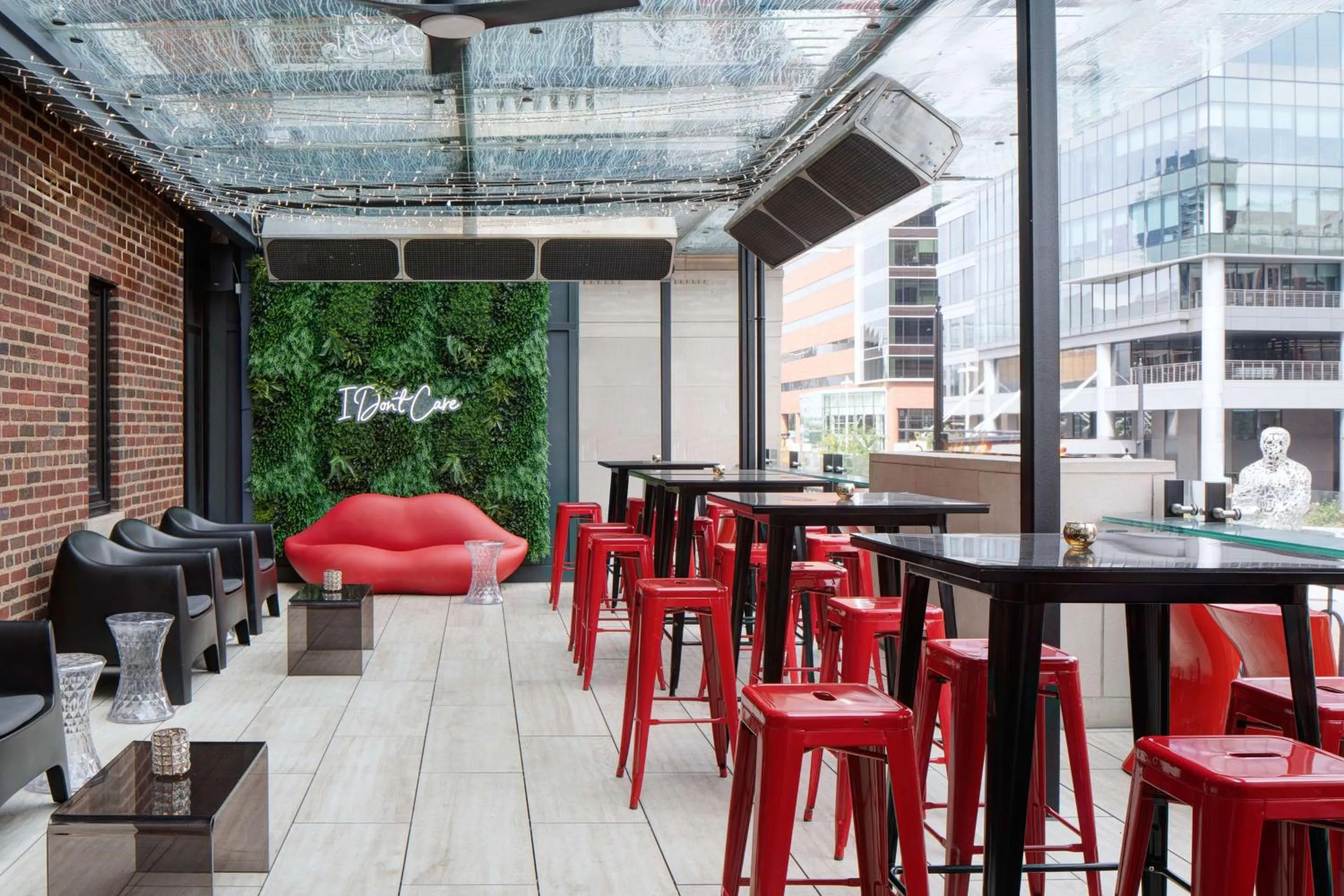 Restaurant/places to eat in Amway Grand Plaza Hotel, Curio Collection by Hilton