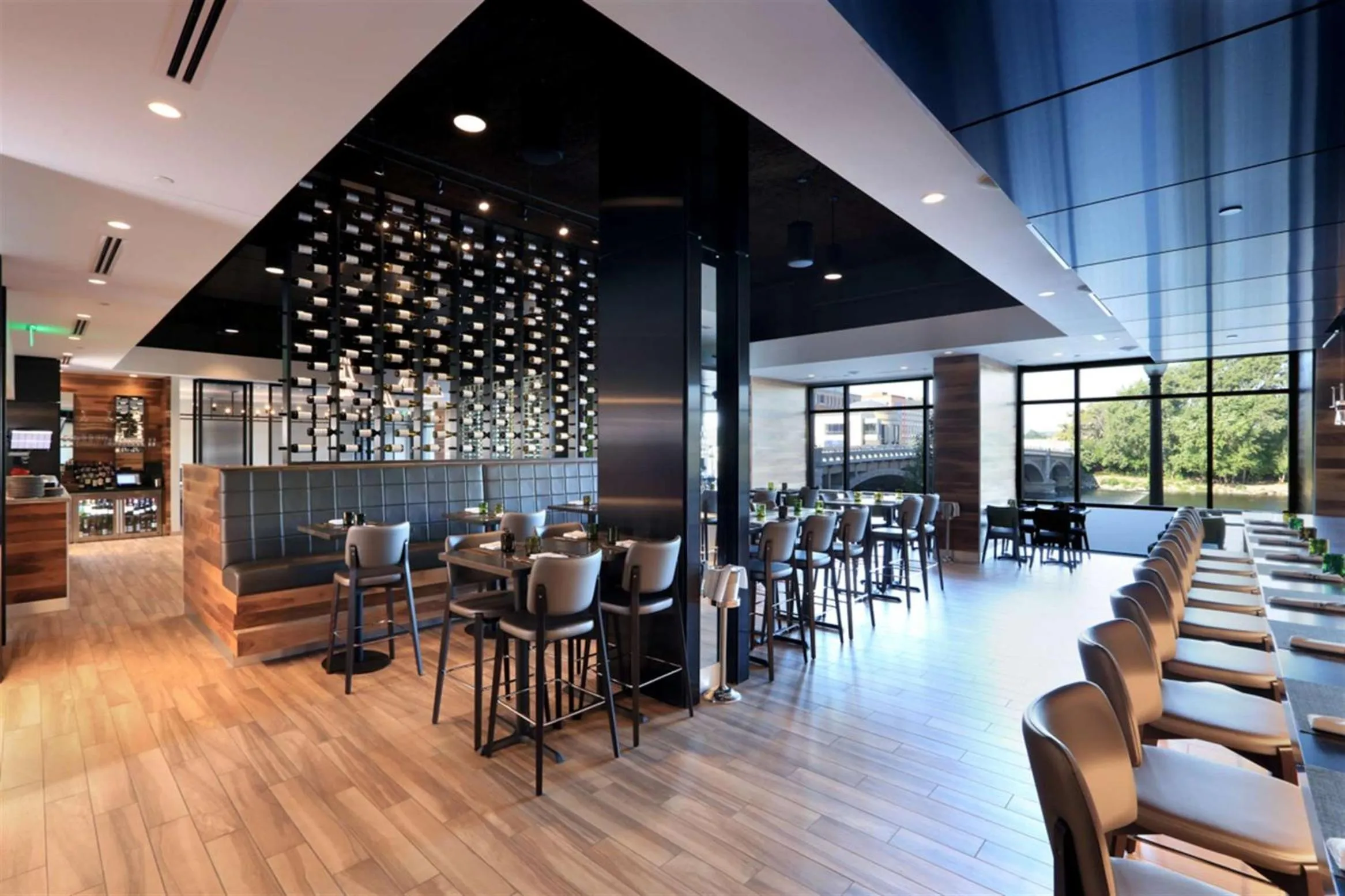 Restaurant/places to eat in Amway Grand Plaza Hotel, Curio Collection by Hilton