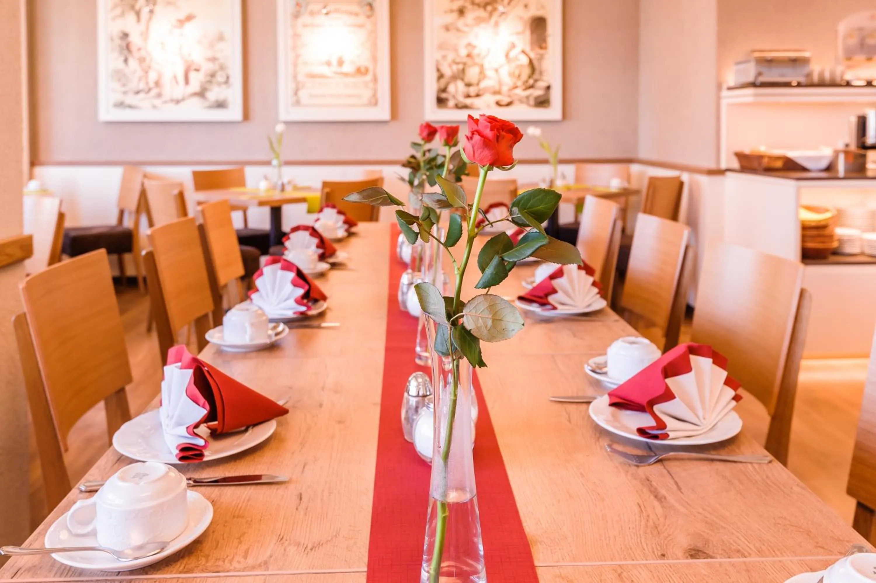 Food and drinks in Hotel an der Linah garni