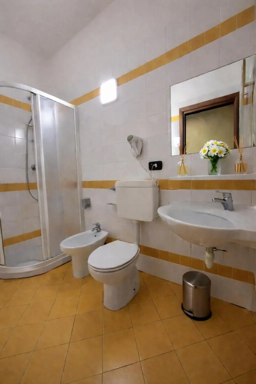 Shower in Hotel Oberje Dla Viere